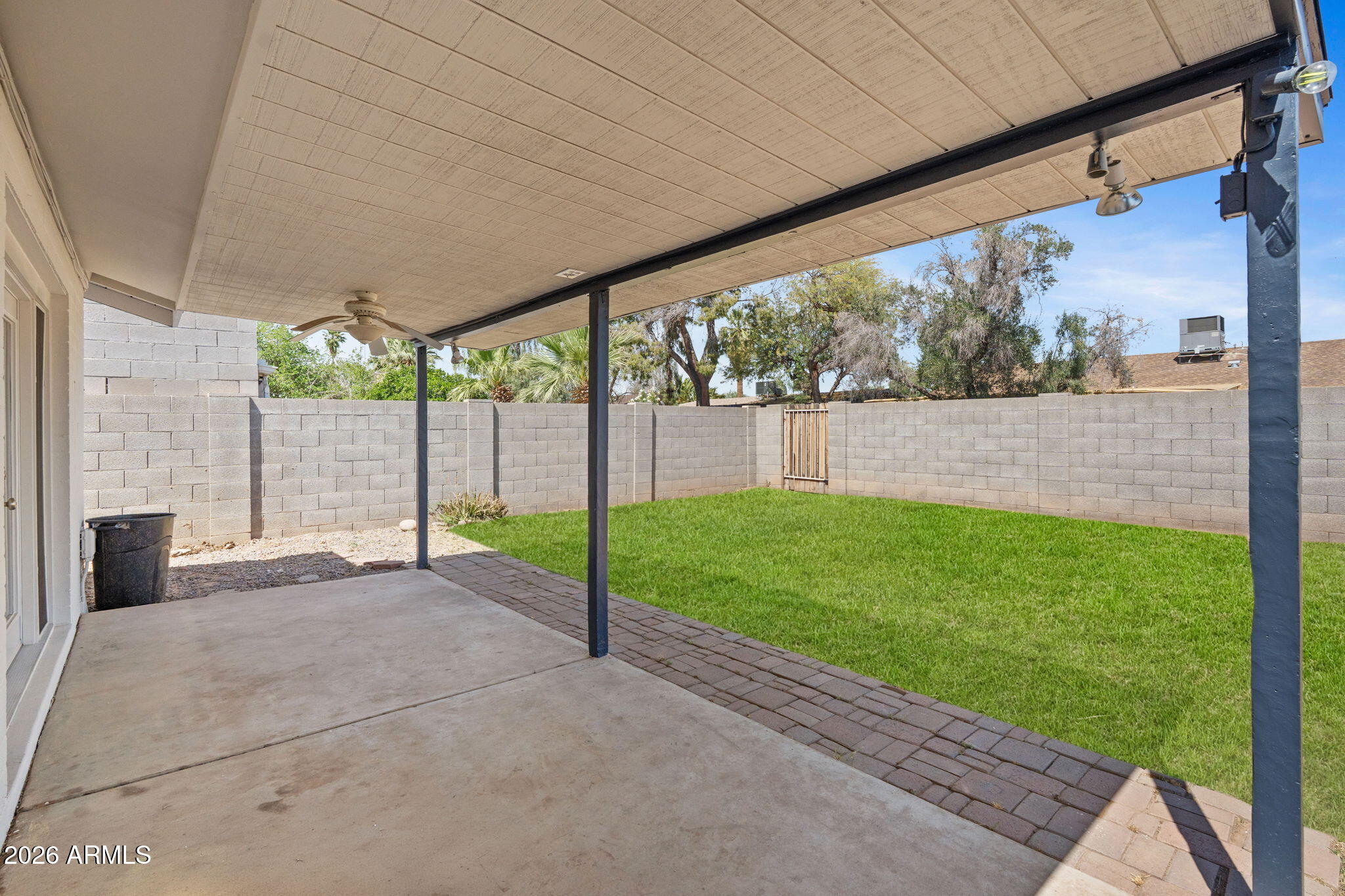 1664 E DEL RIO Drive