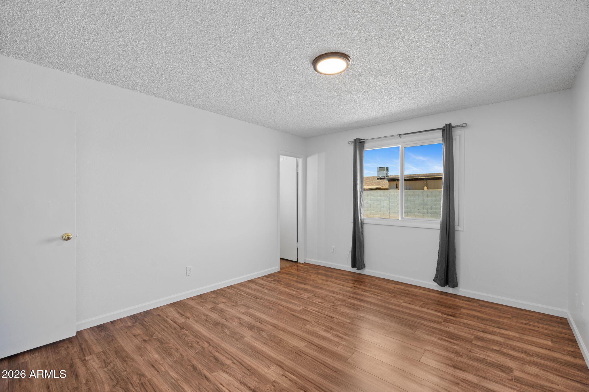 1664 E DEL RIO Drive