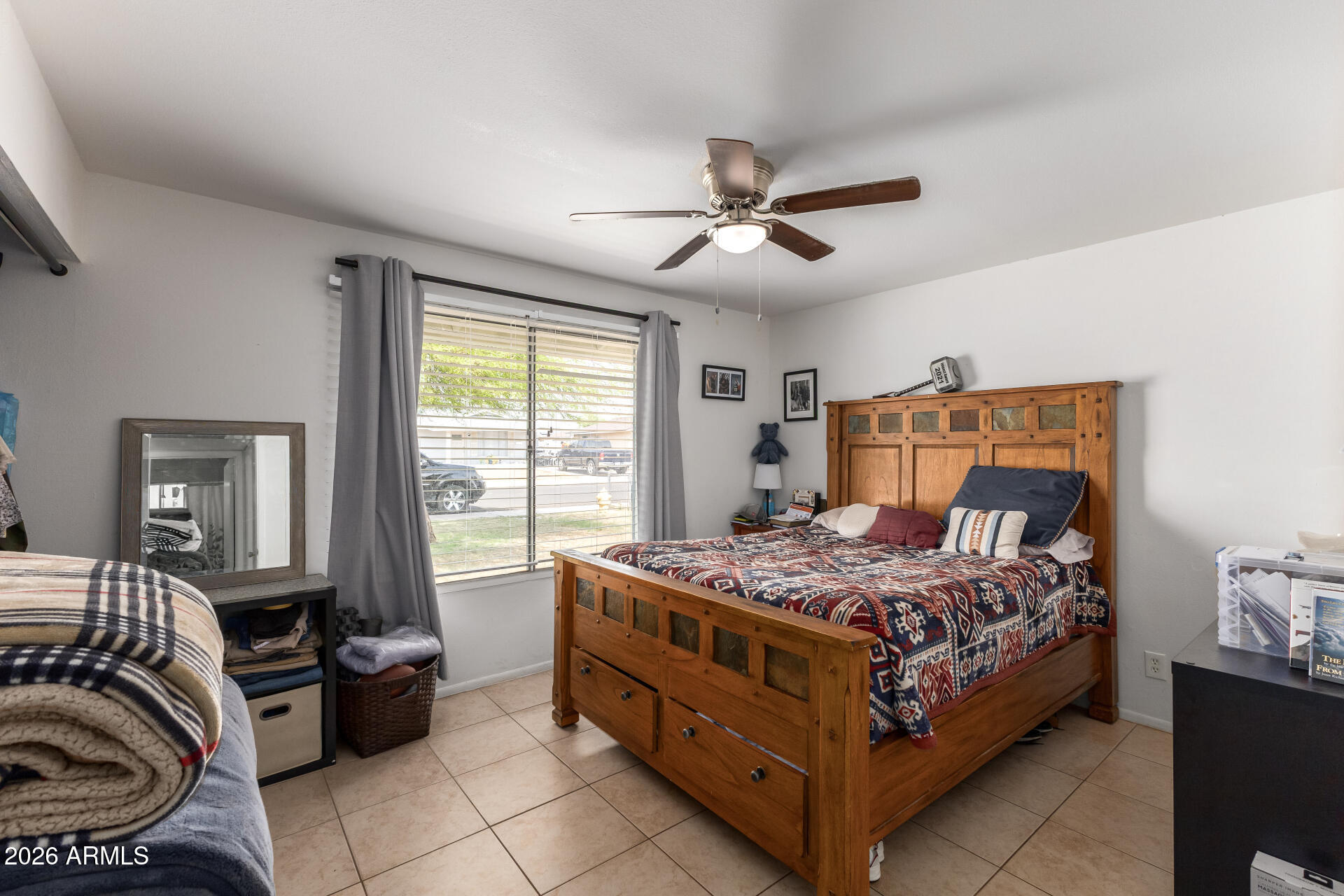 2347 W POINSETTIA Drive N