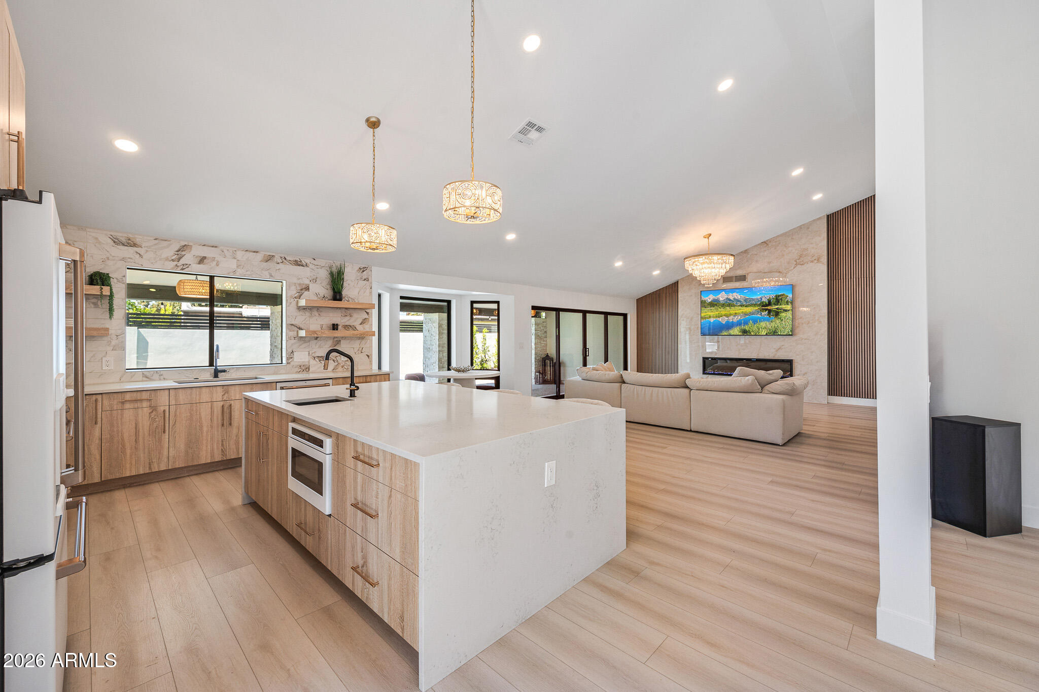 10012 N 76TH Place