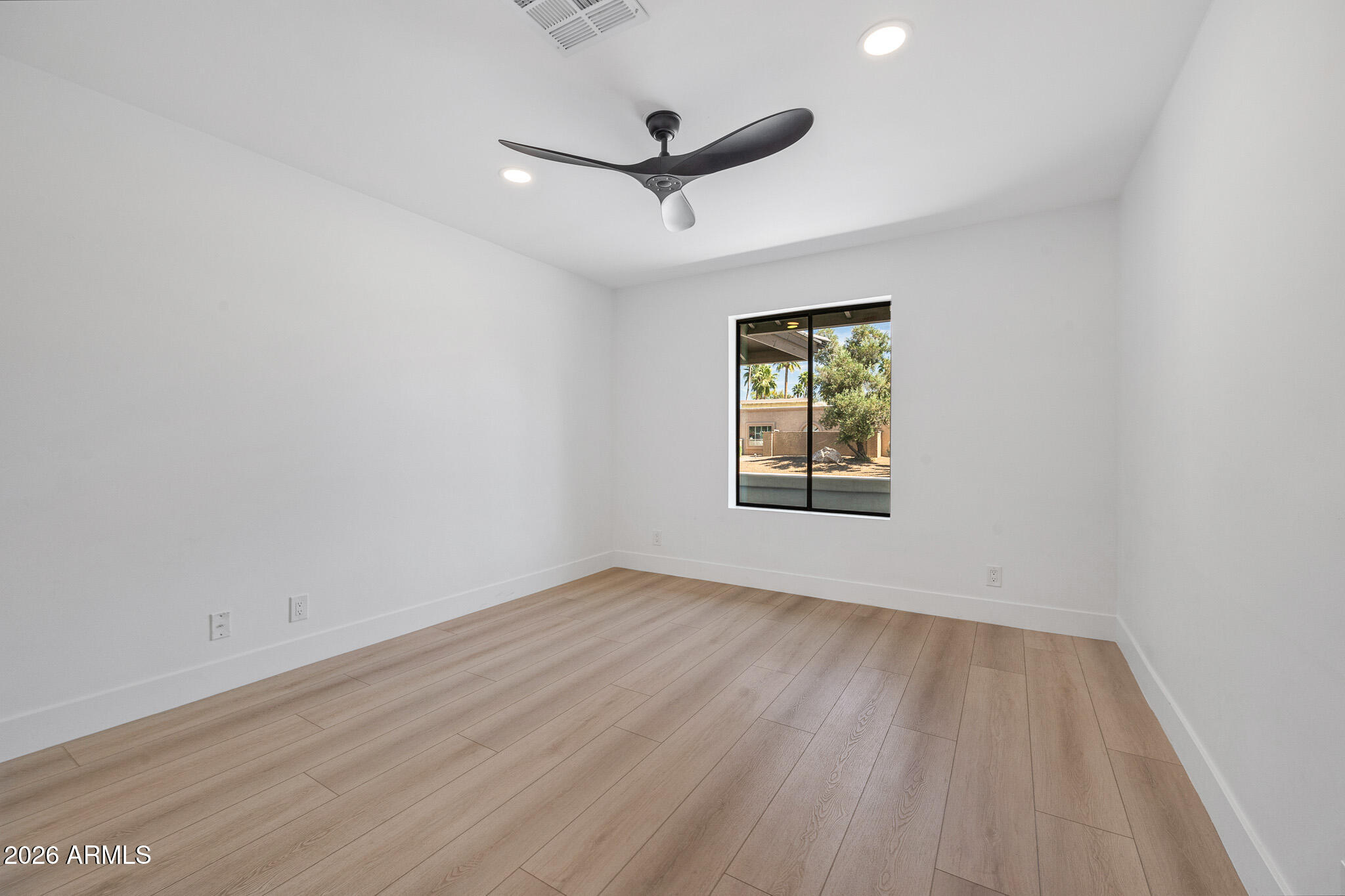 10012 N 76TH Place
