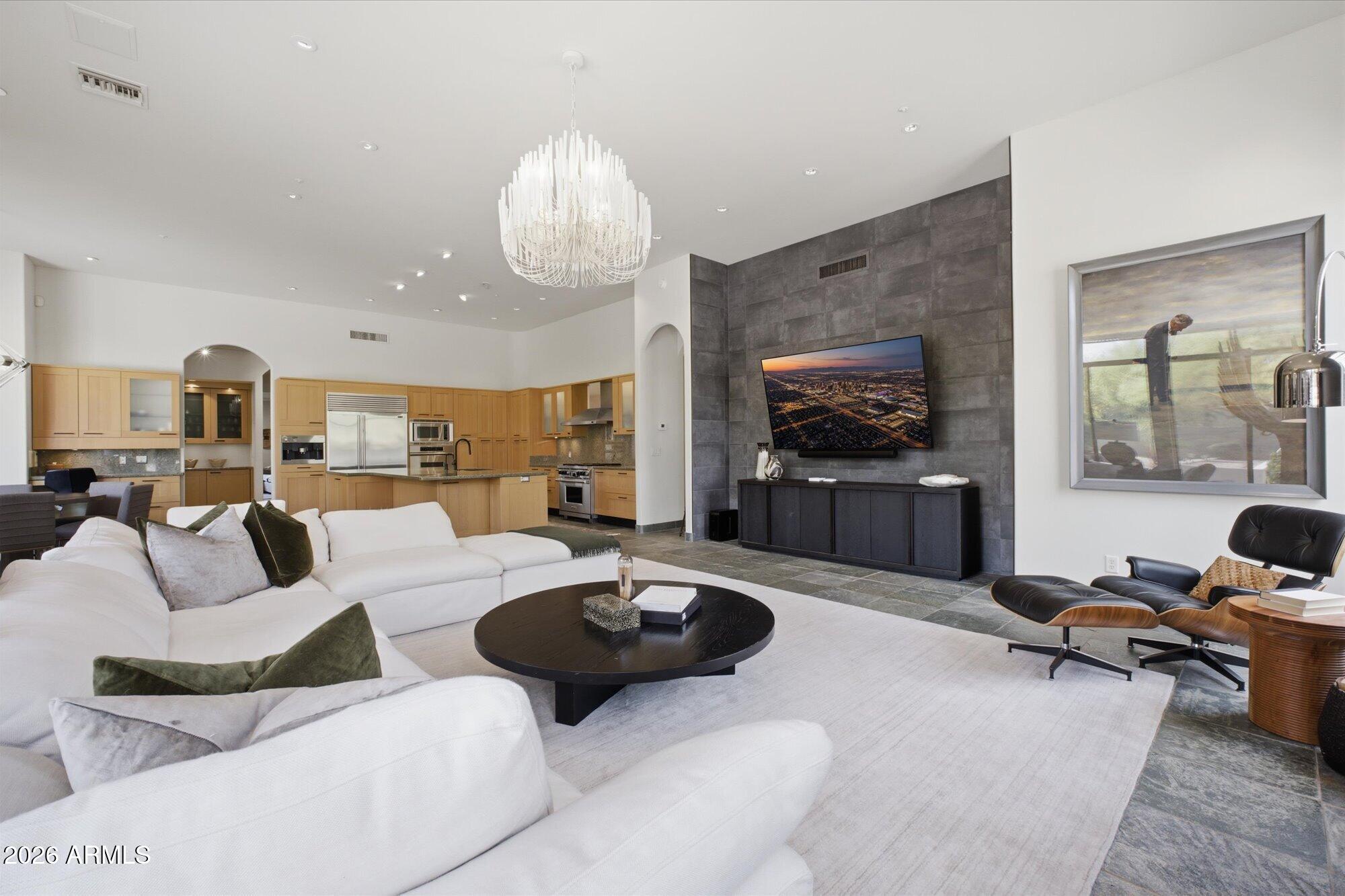 12734 E APPALOOSA Place