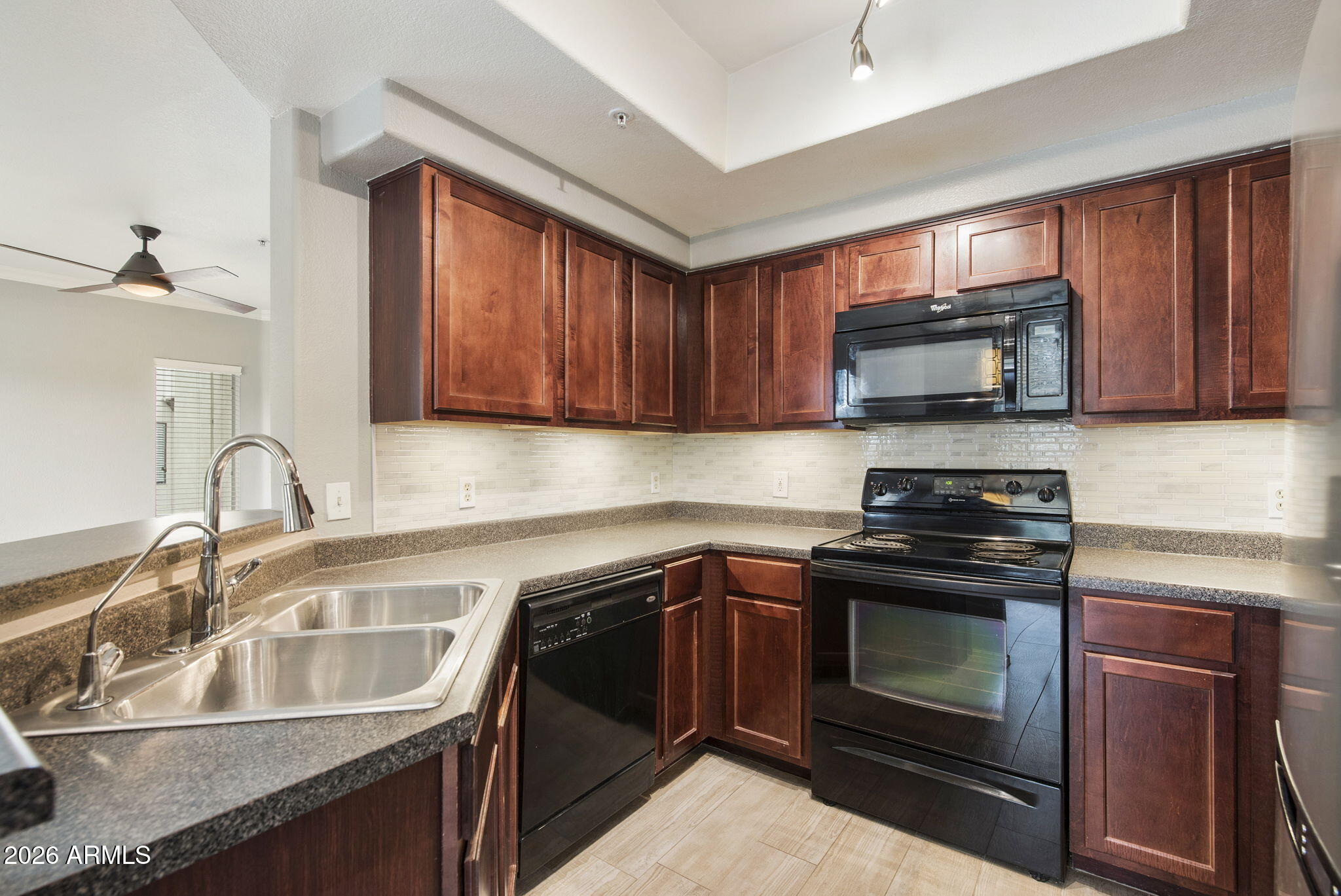 750 E NORTHERN Avenue 2051