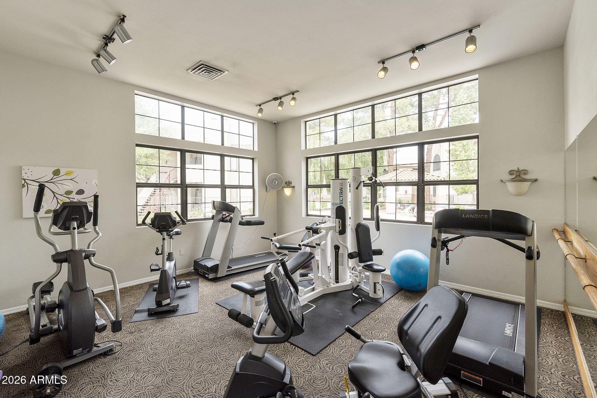 750 E NORTHERN Avenue 2051