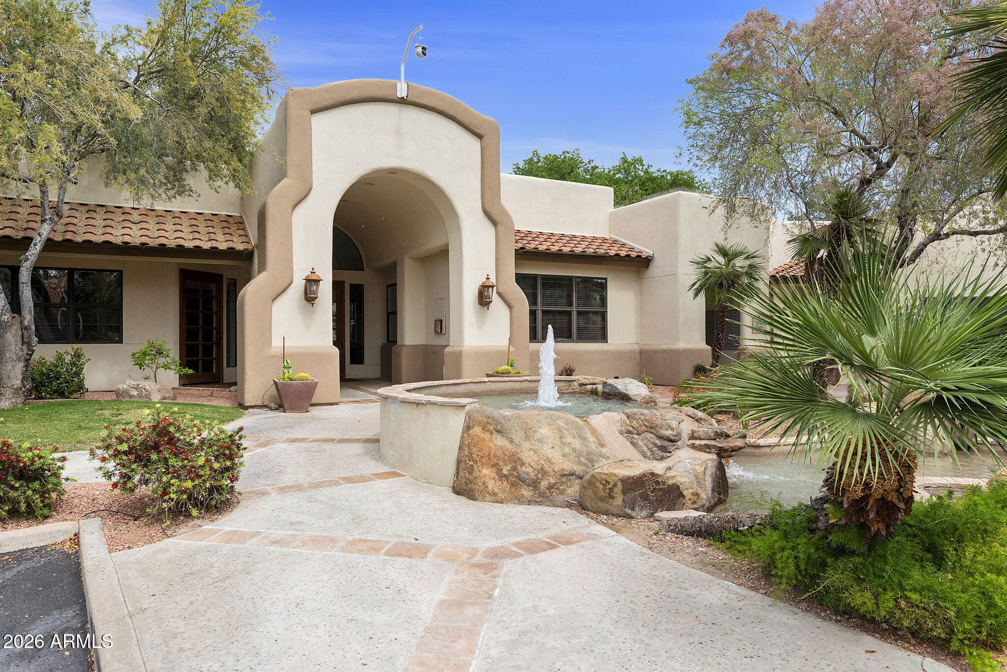 750 E NORTHERN Avenue 2051