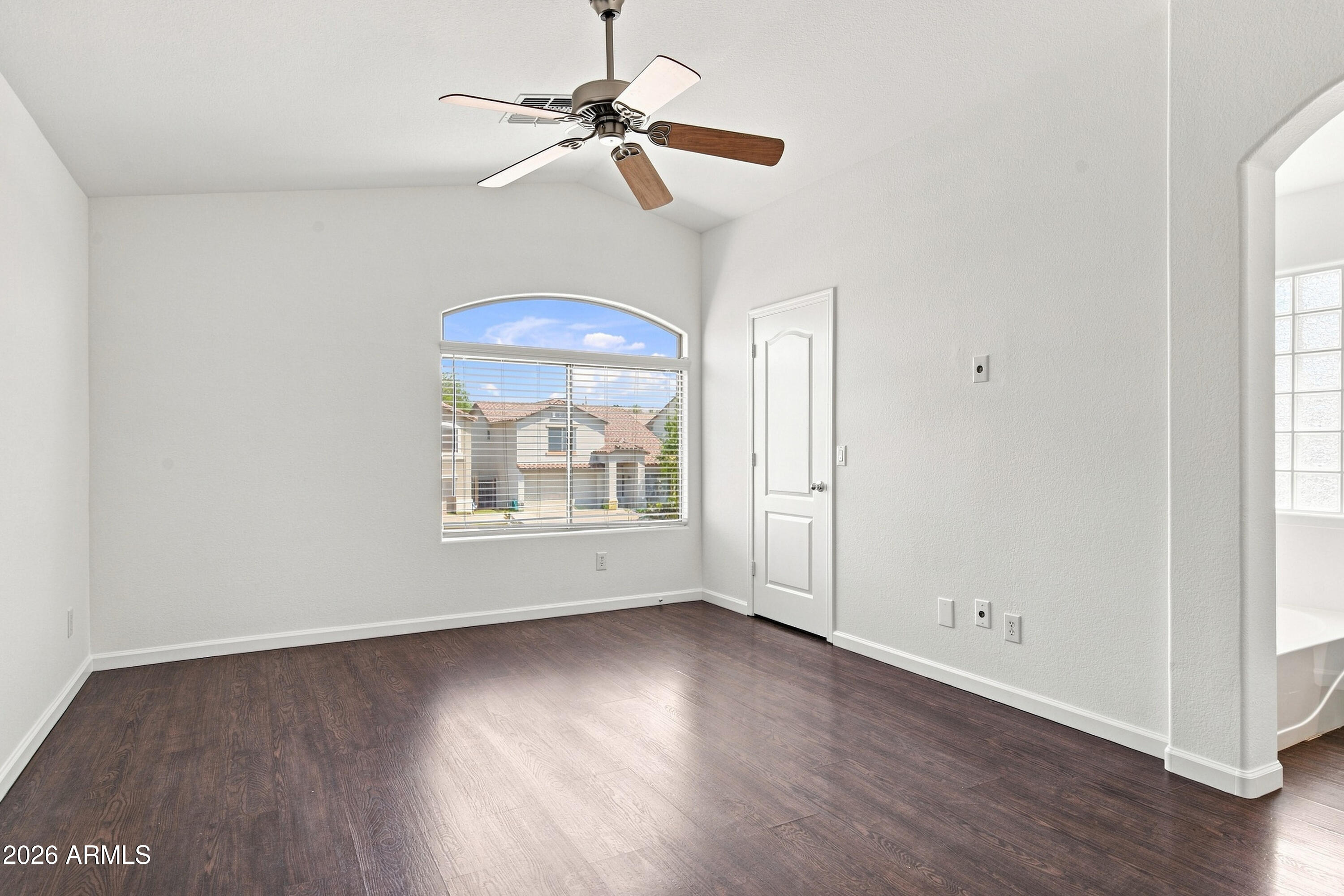 2533 W Big Oak Street