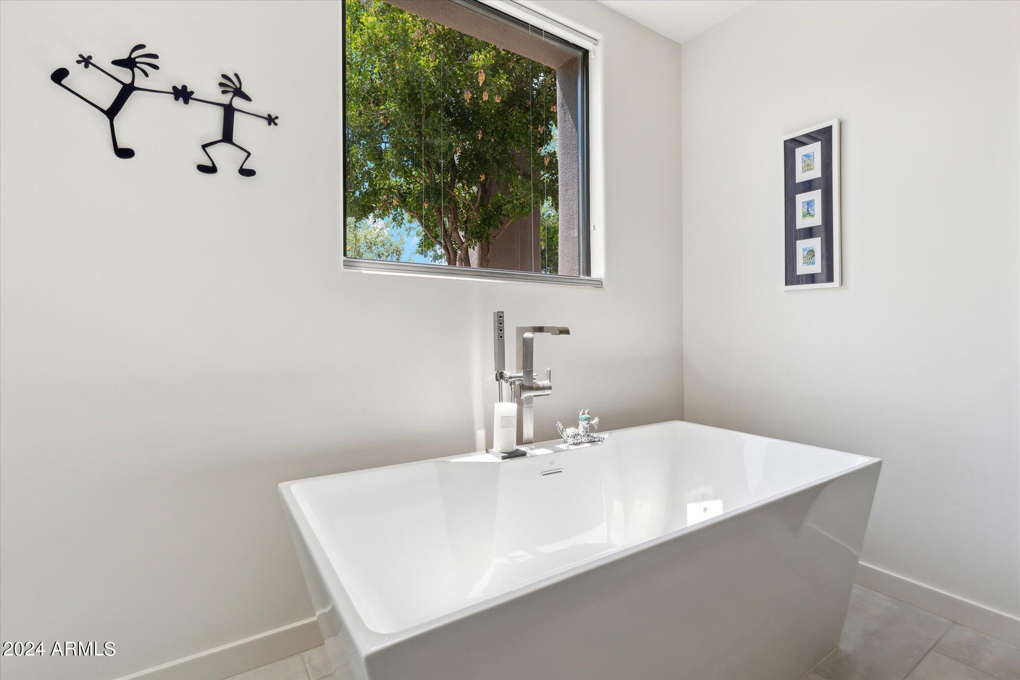 10040 E HAPPY VALLEY Road 243