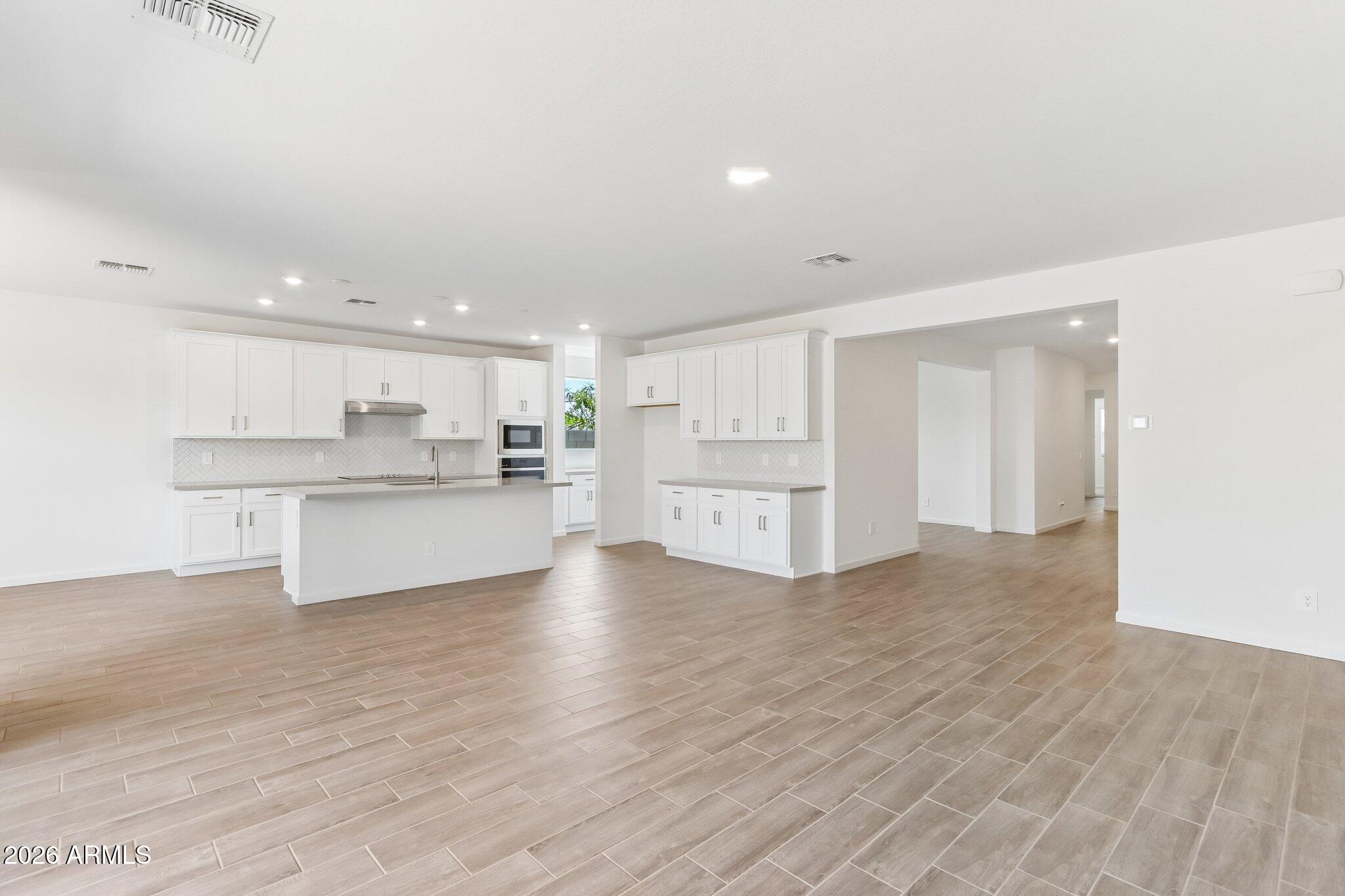15602 W ONYX Avenue