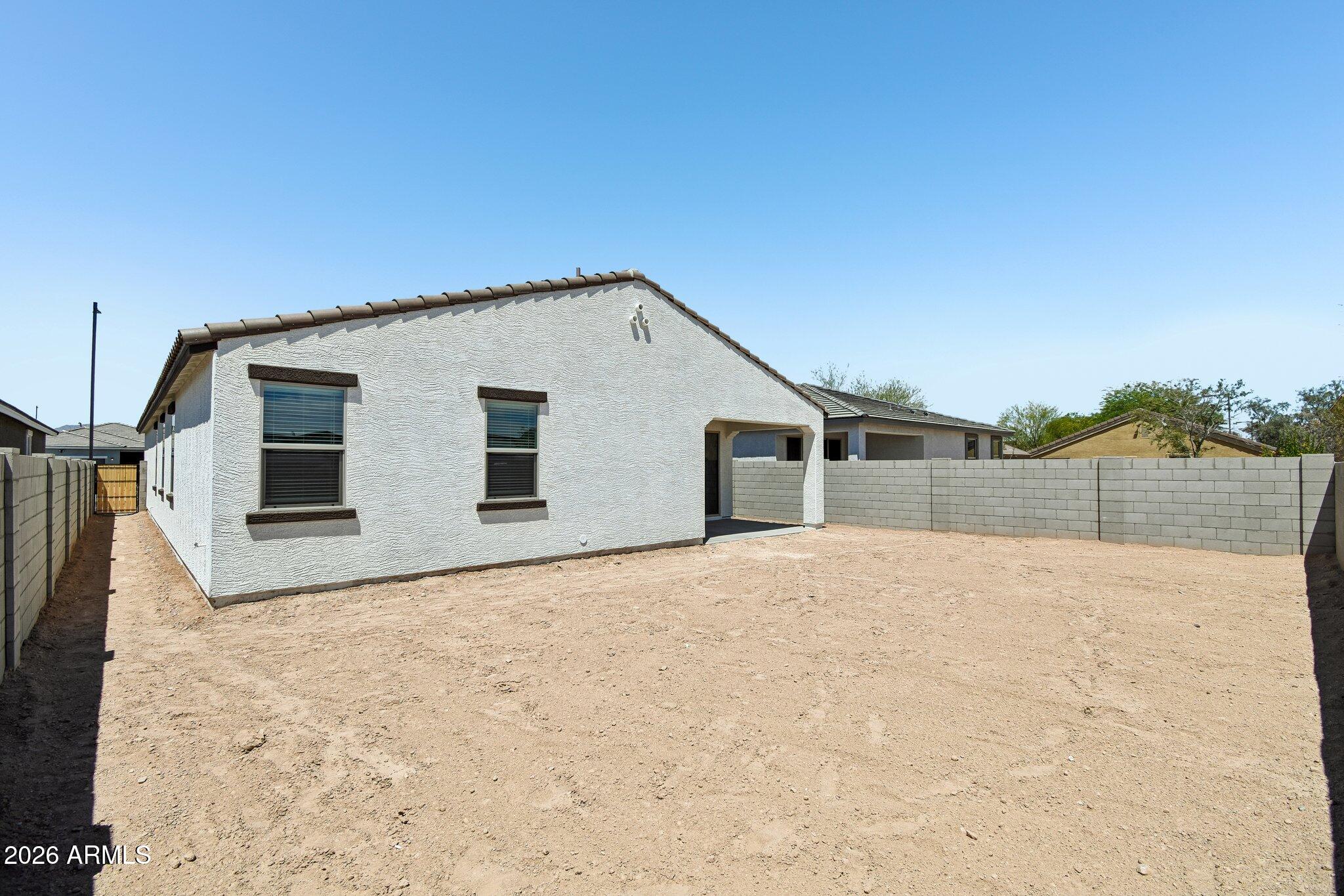 24075 W HUNTINGTON Drive