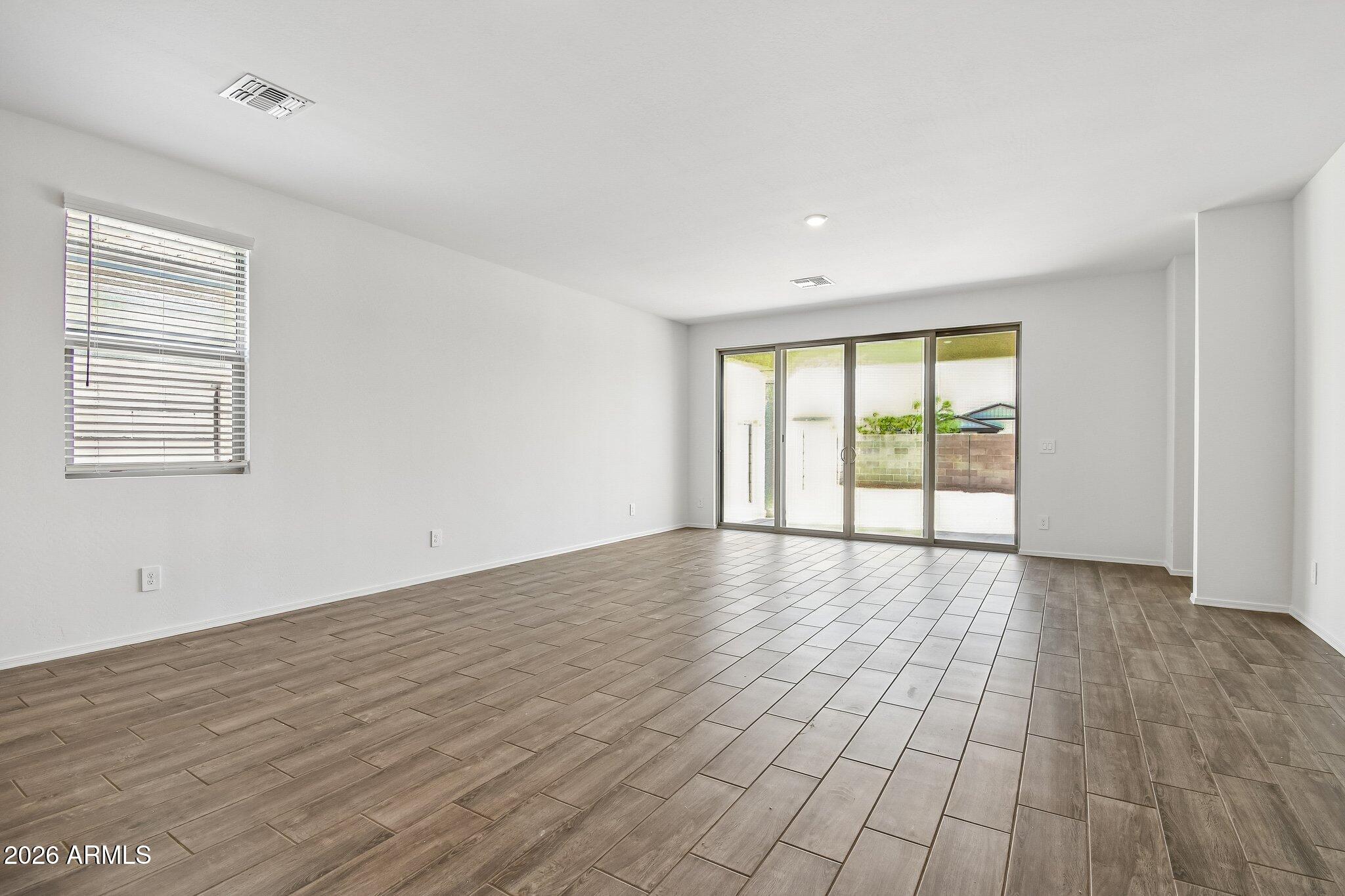 24075 W HUNTINGTON Drive