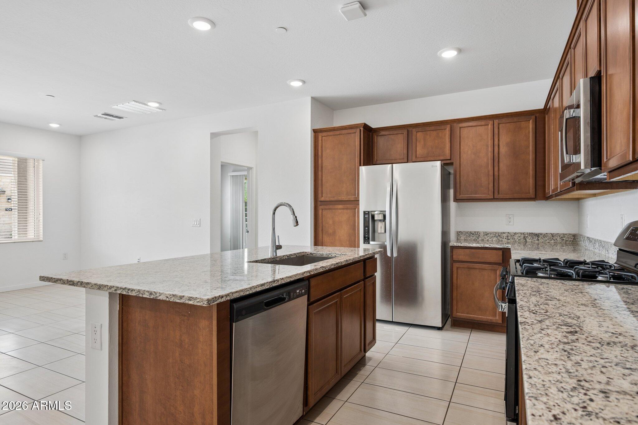 760 E Doral Avenue 101