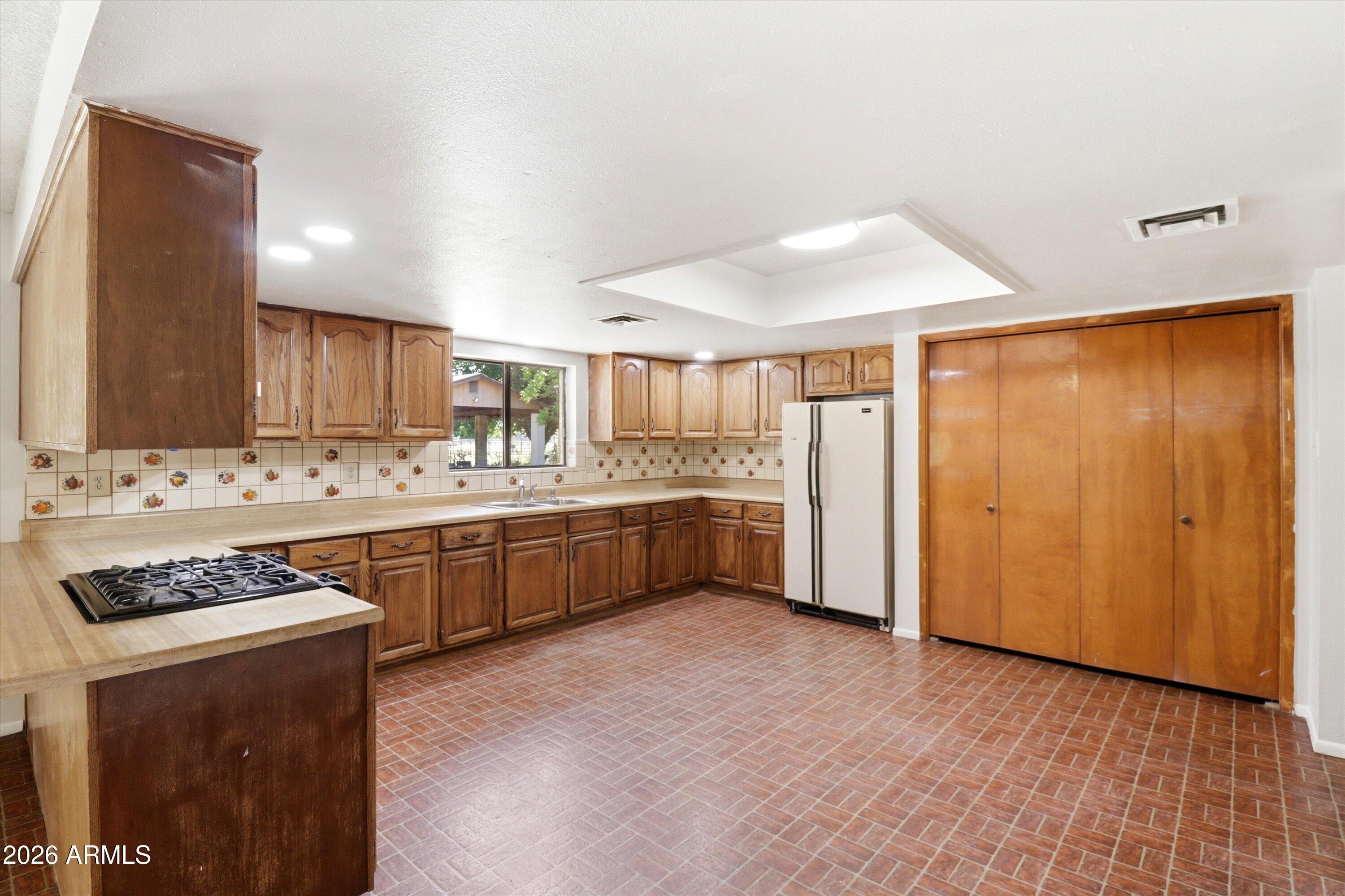 16205 E FAIRVIEW Street -