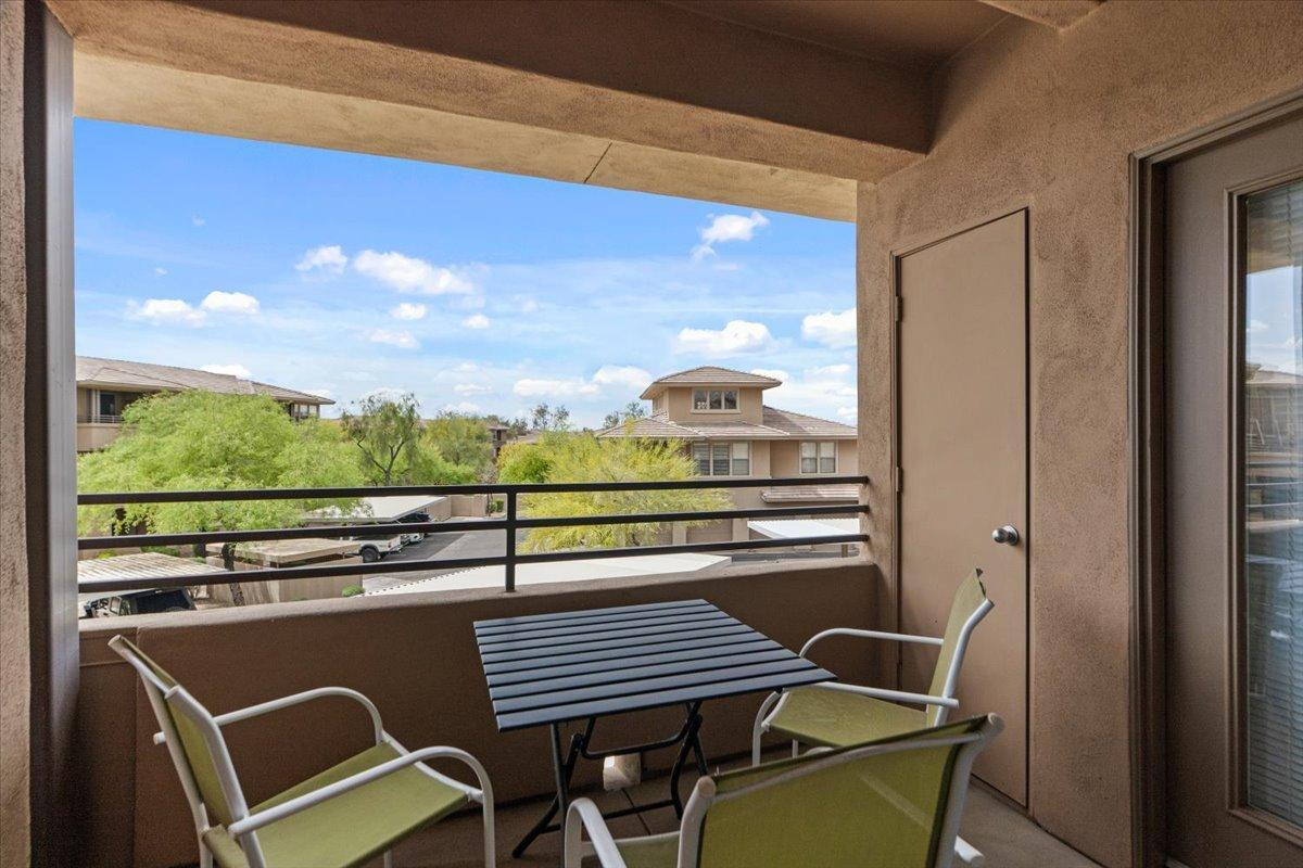 20100 N 78th Place 2203