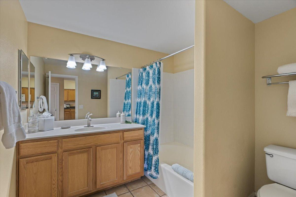 20100 N 78th Place 2203