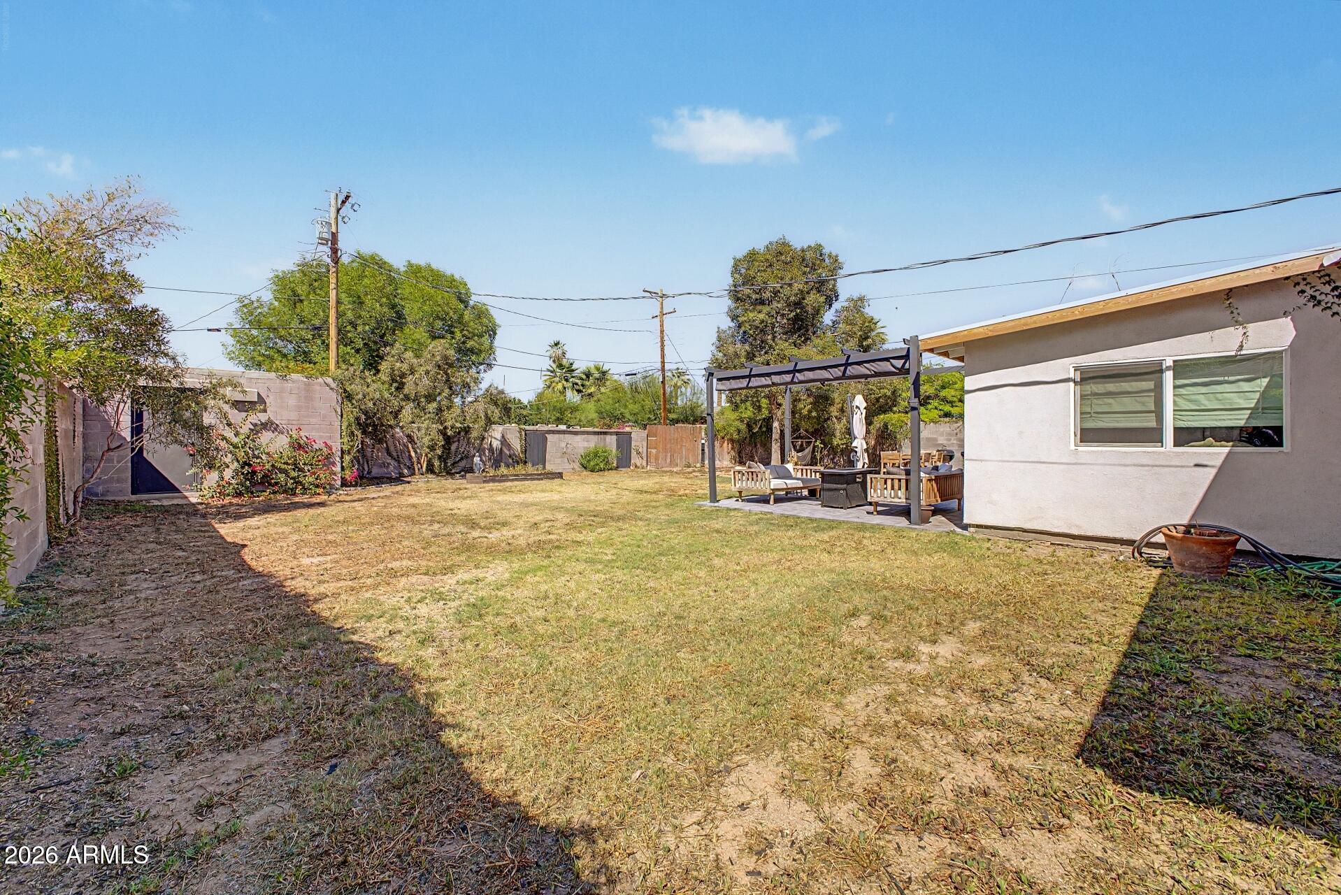 3436 E GLENROSA Avenue