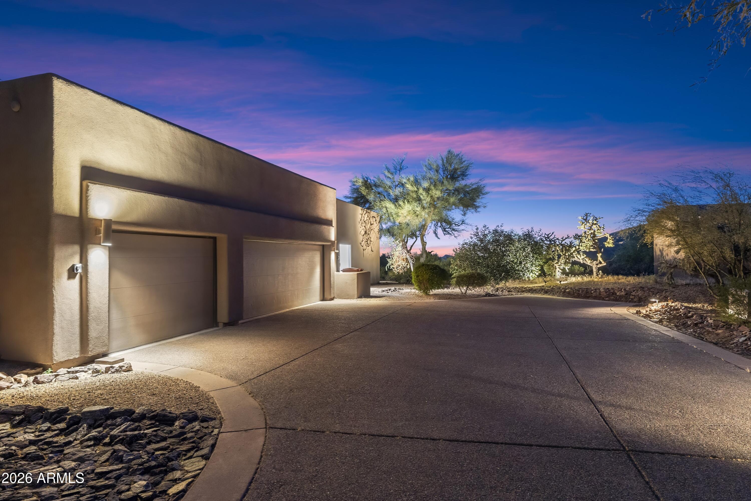 10046 E HIDDEN VALLEY Road