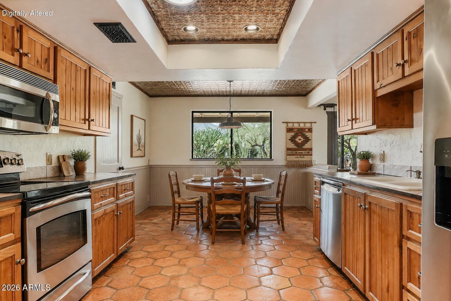 7710 E ARROYO Road