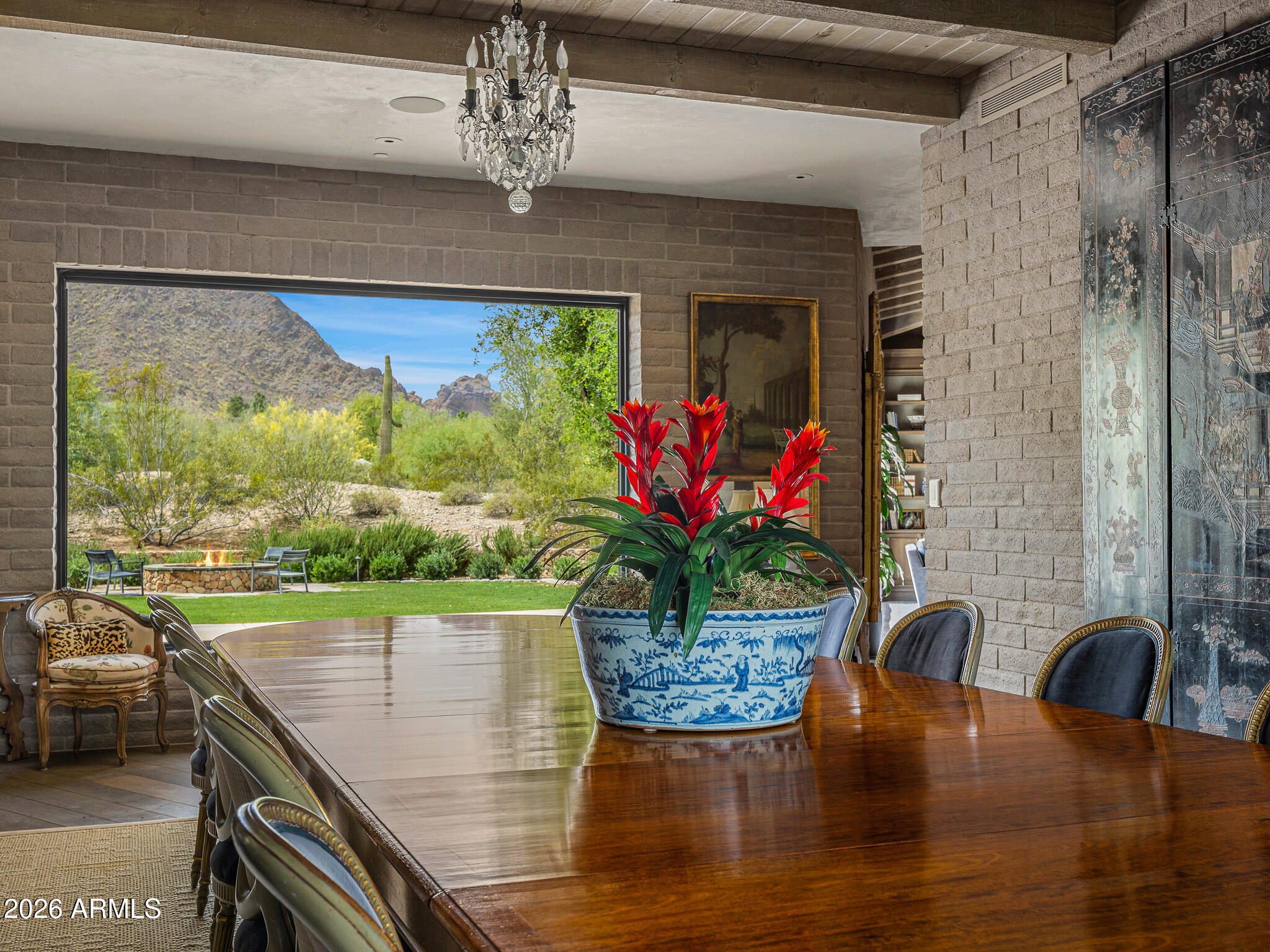 5721 N CASA BLANCA Drive