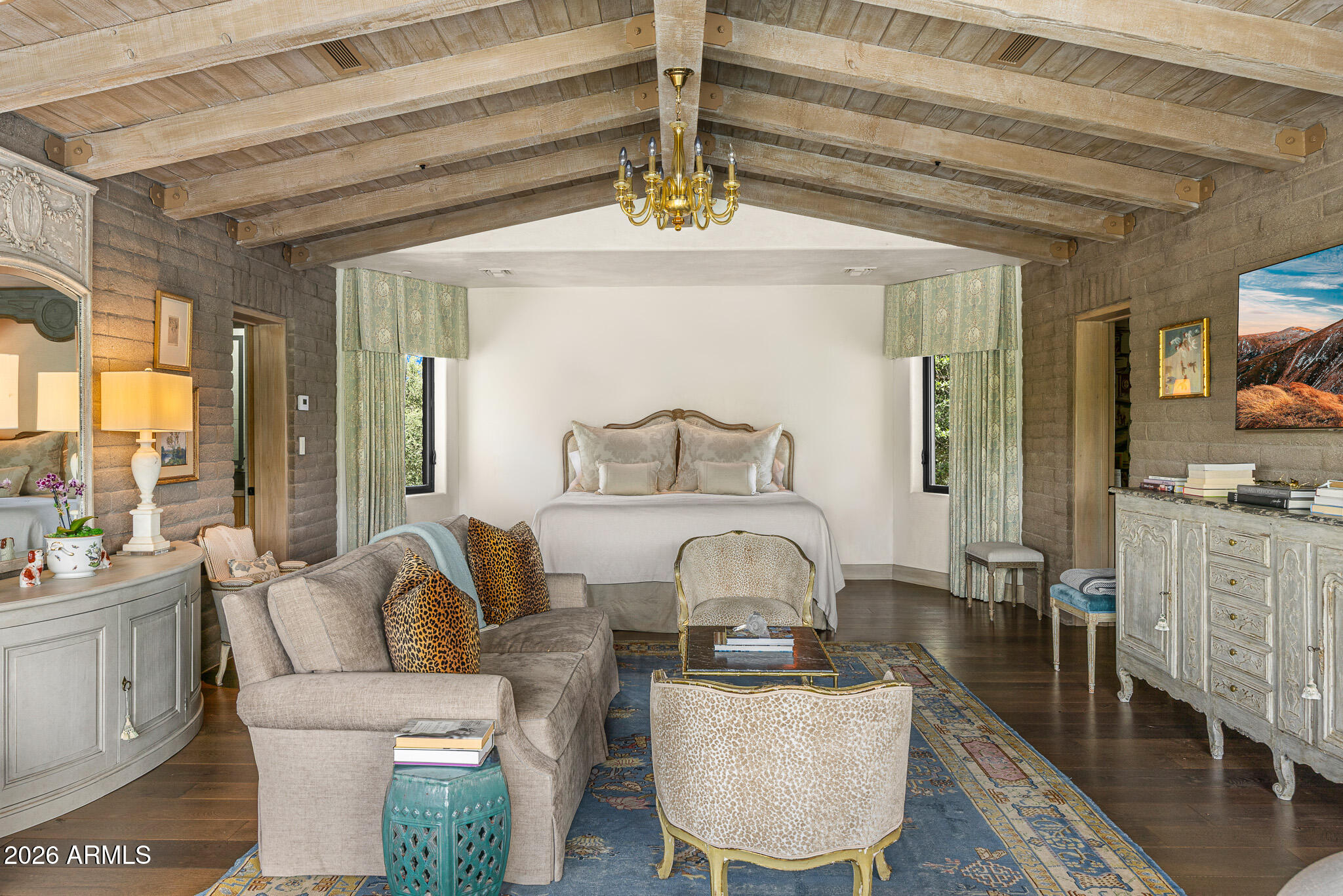 5721 N CASA BLANCA Drive