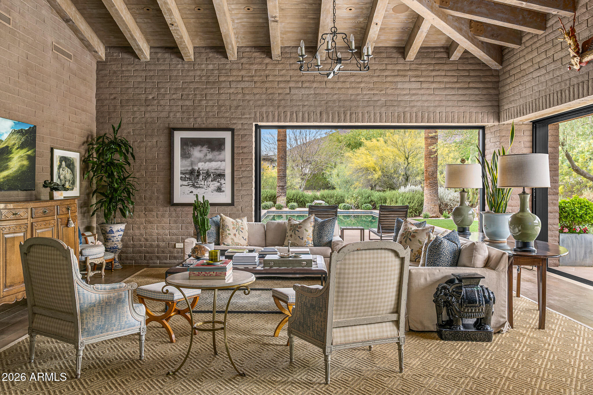 5721 N CASA BLANCA Drive