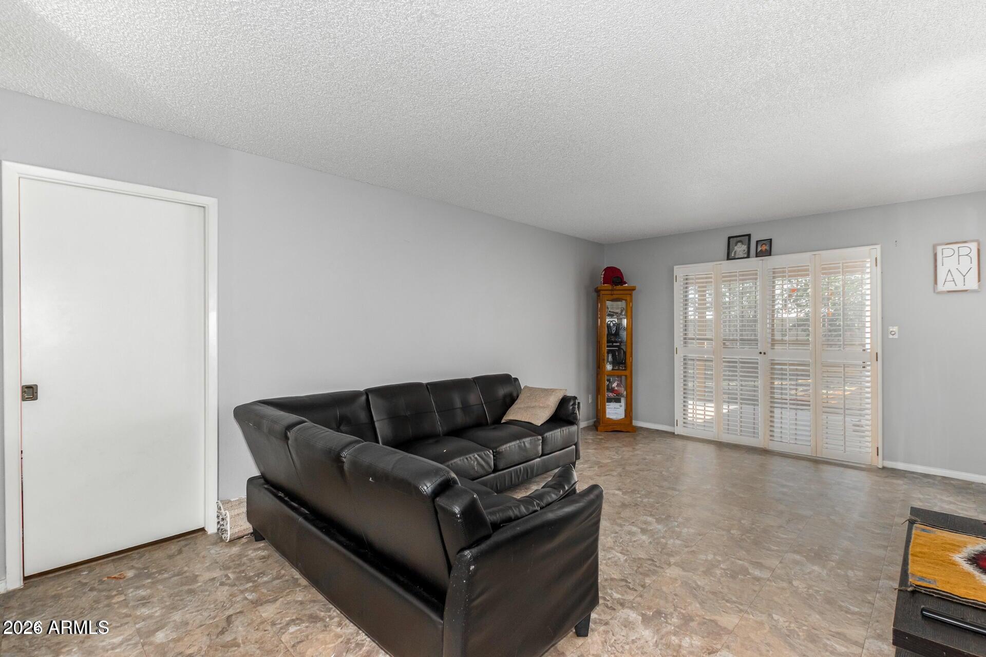 2925 W LAMAR Road