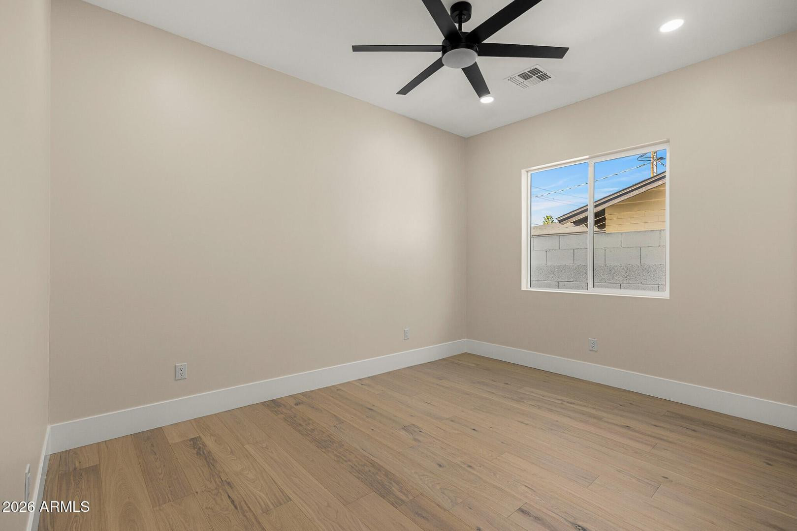 3002 N 53rd Place