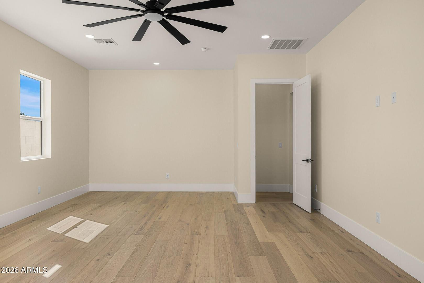3002 N 53rd Place