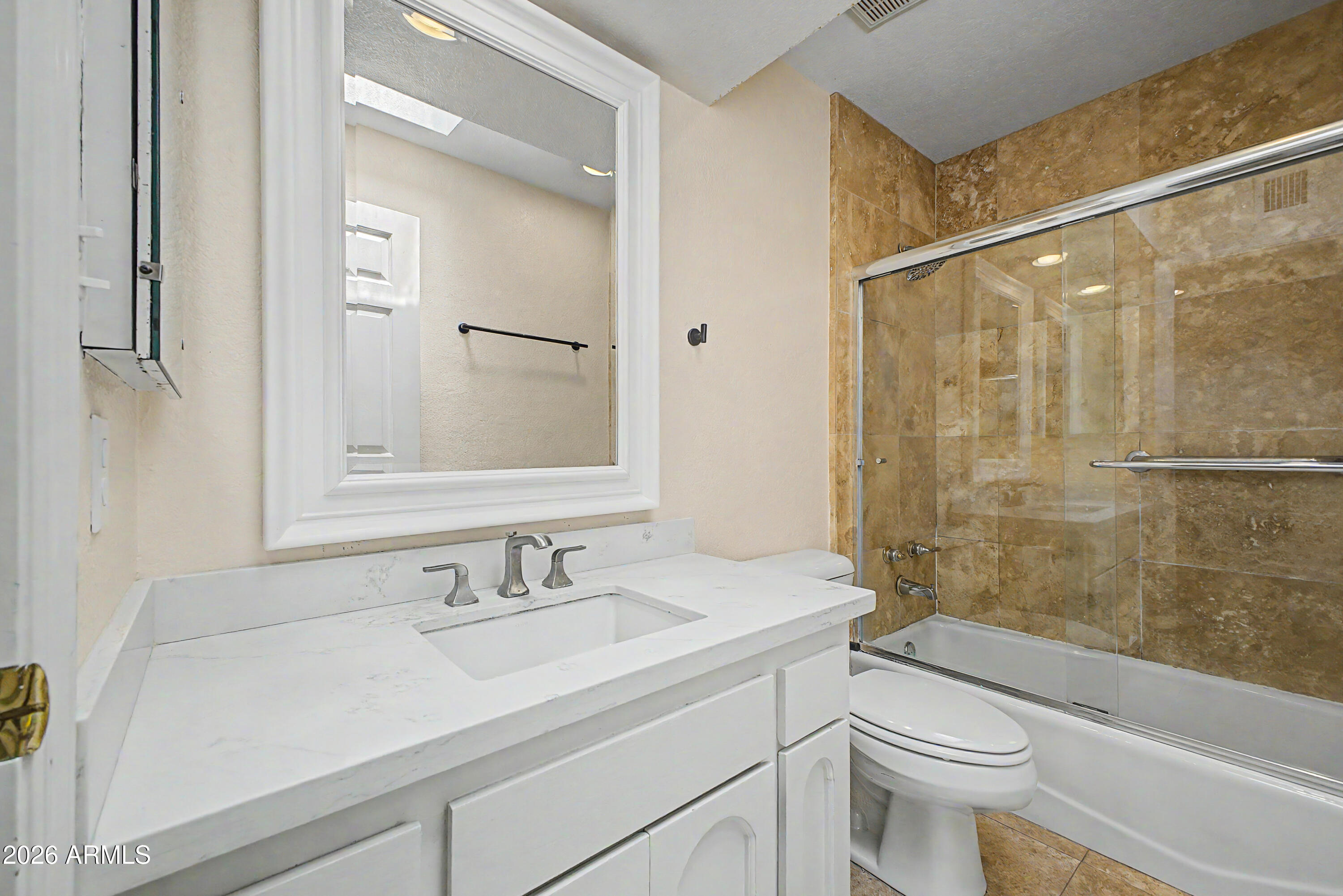 3800 E LINCOLN Drive 45