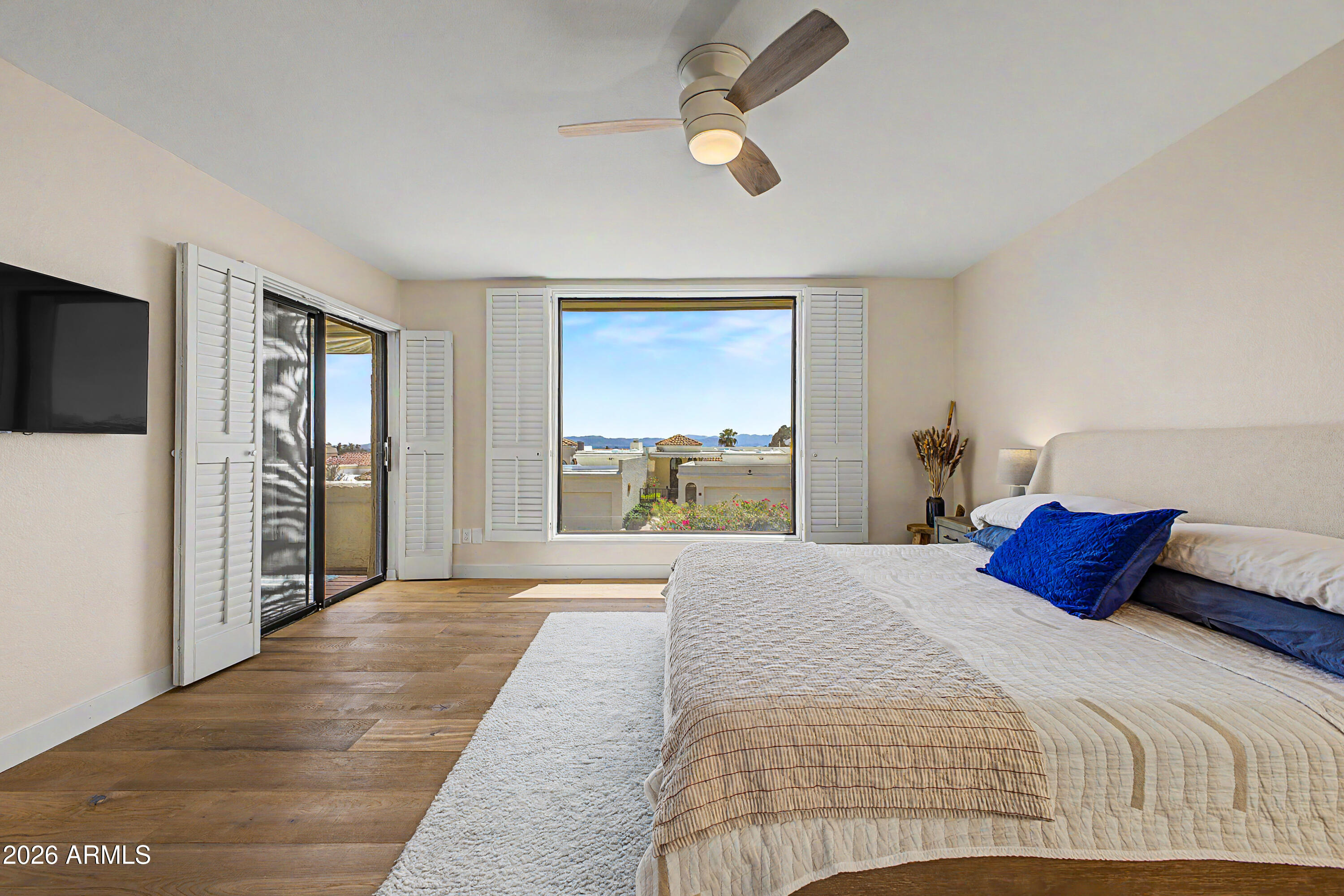 3800 E LINCOLN Drive 45