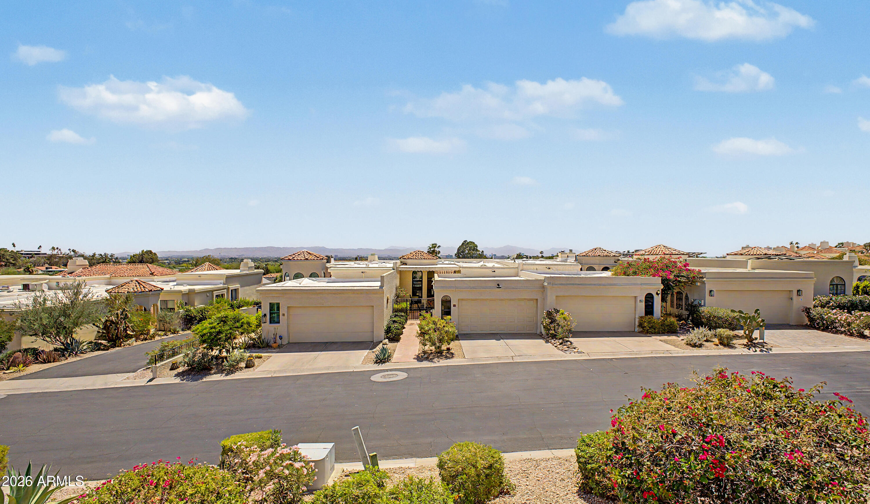 3800 E LINCOLN Drive 45