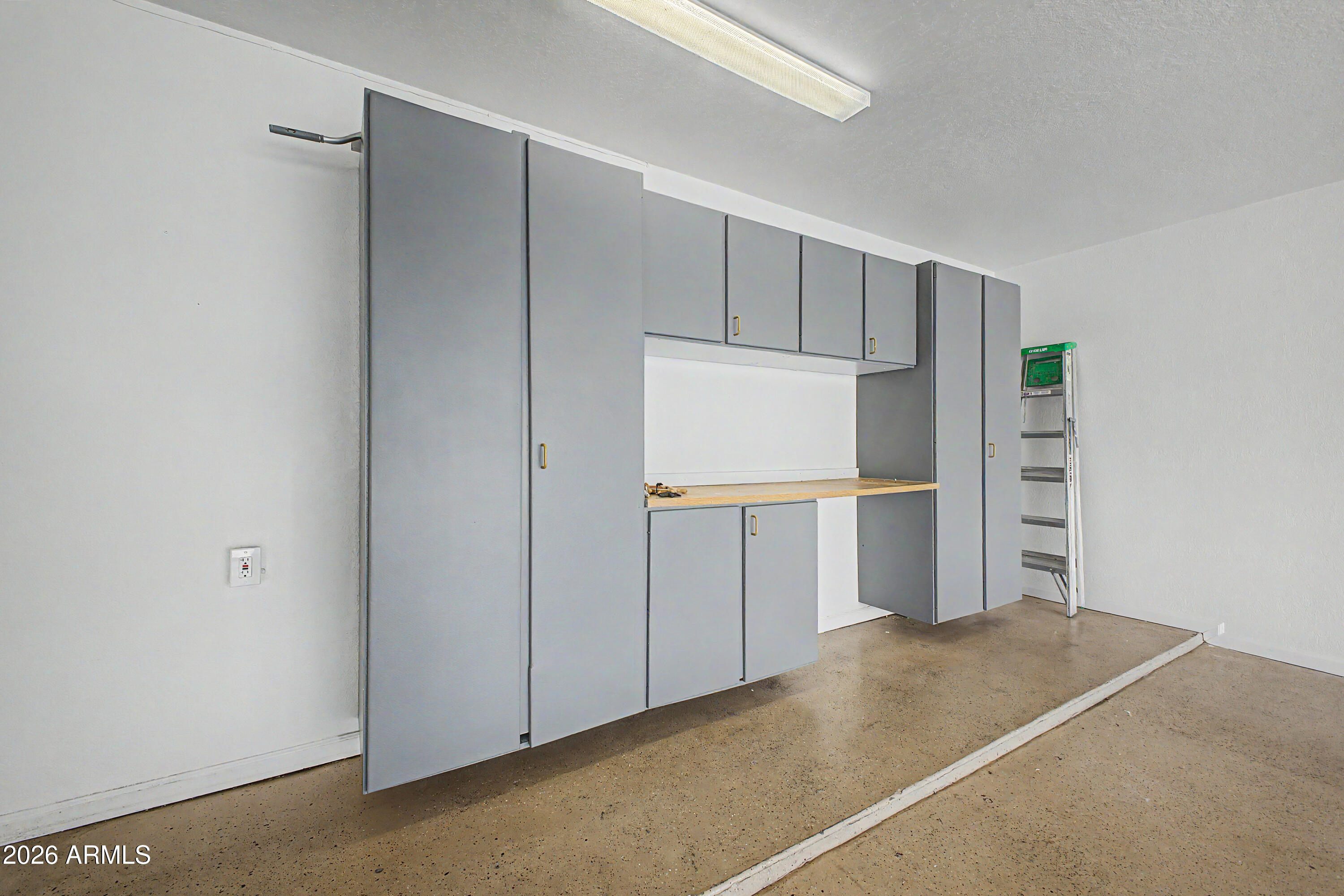 3800 E LINCOLN Drive 45