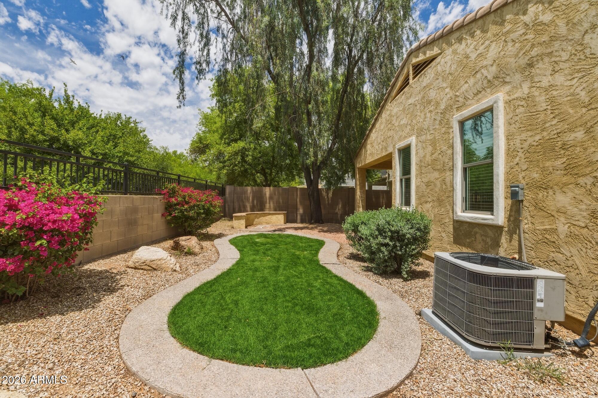 1570 S CHAPARRAL Boulevard