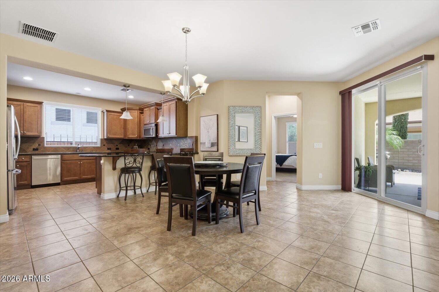 557 E LADDOOS Avenue