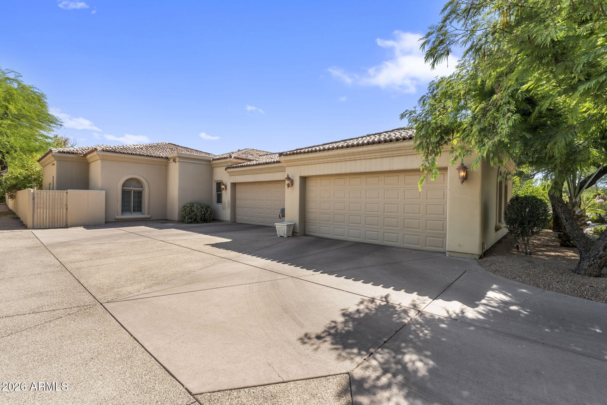 6427 E HORSESHOE Road