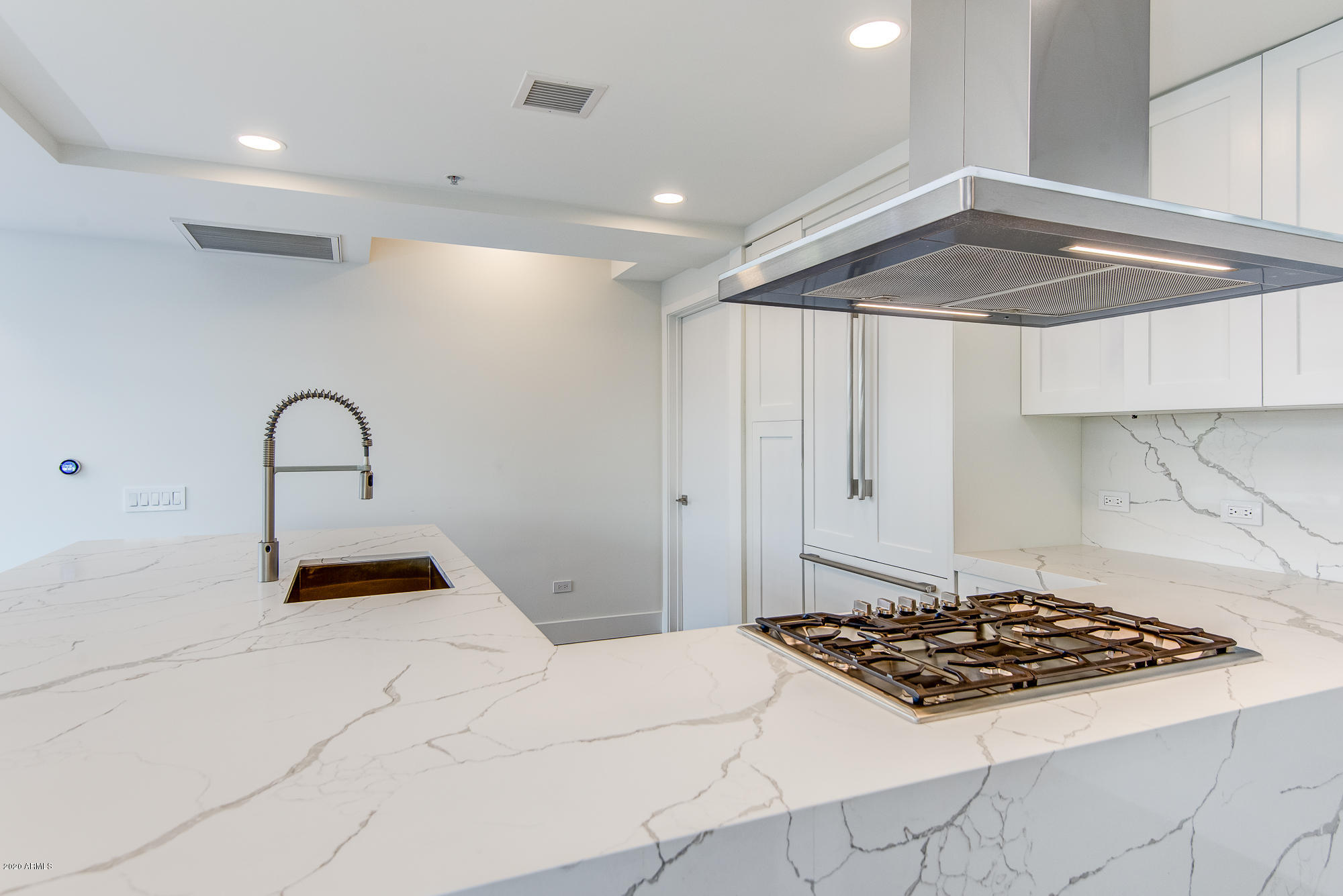 7137 E RANCHO VISTA Drive 7008