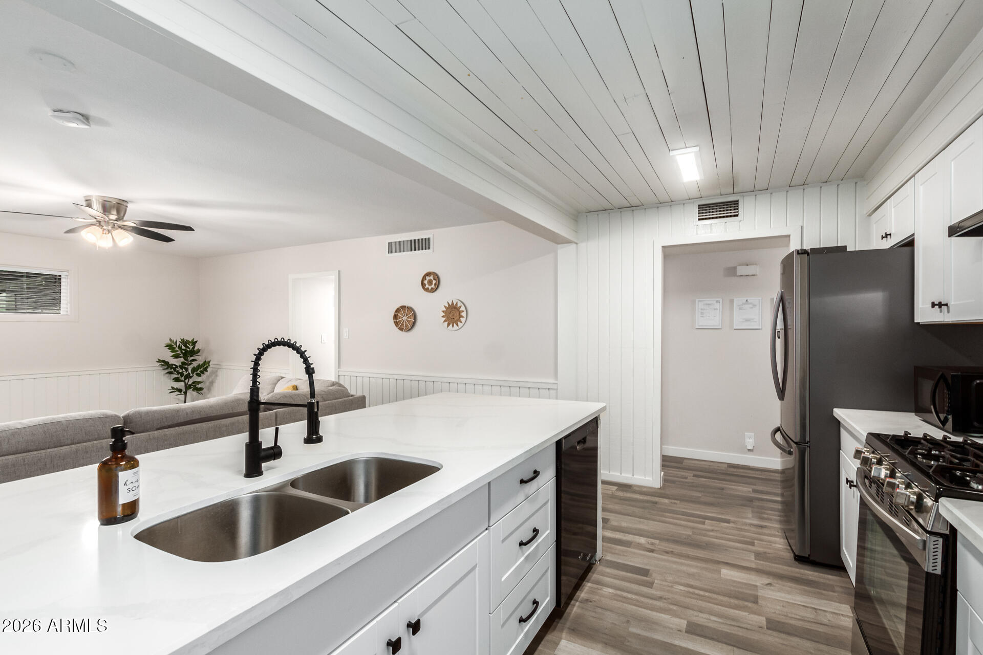 21 E ALAMEDA Drive