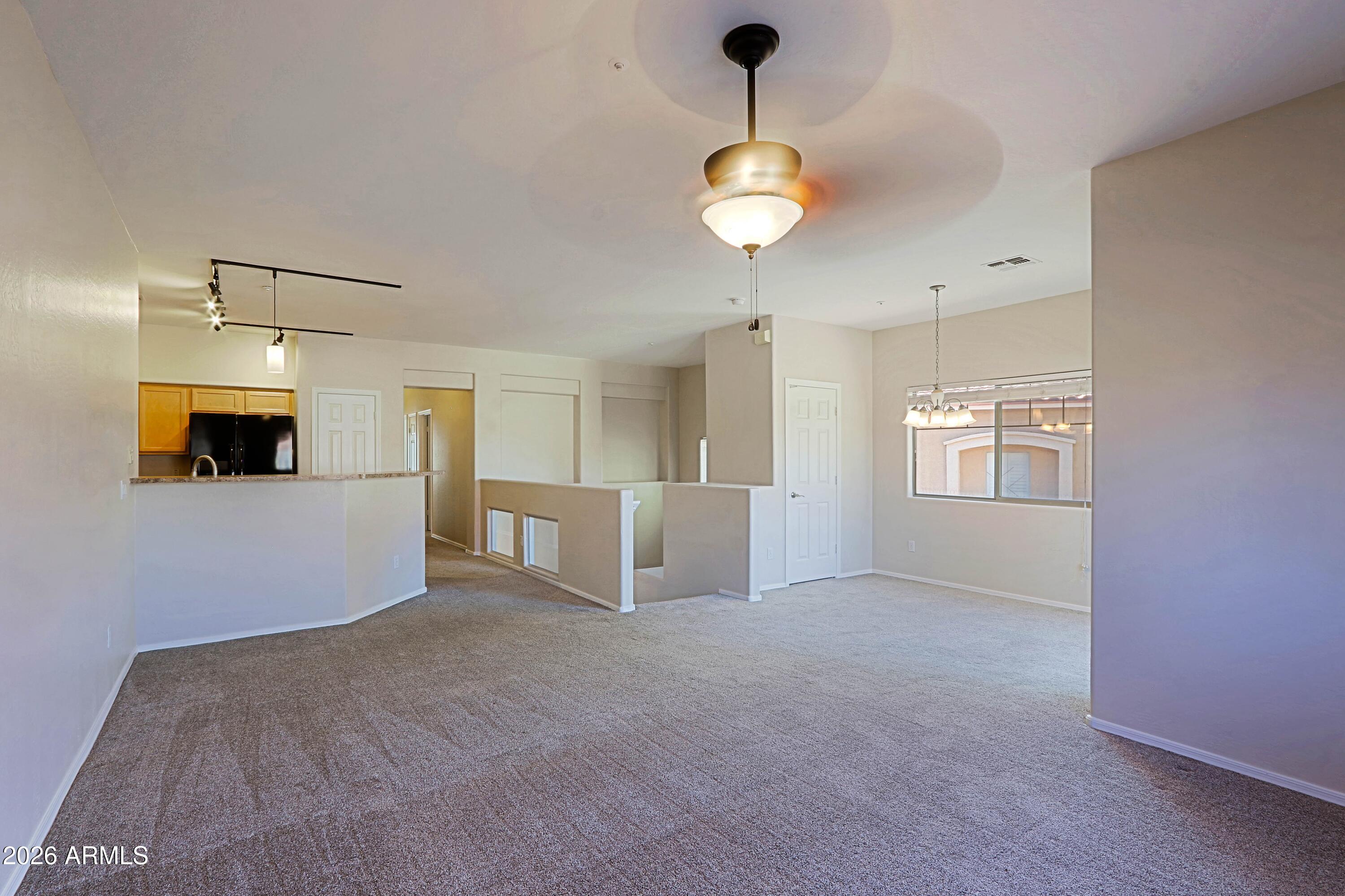 525 N MILLER Road 207