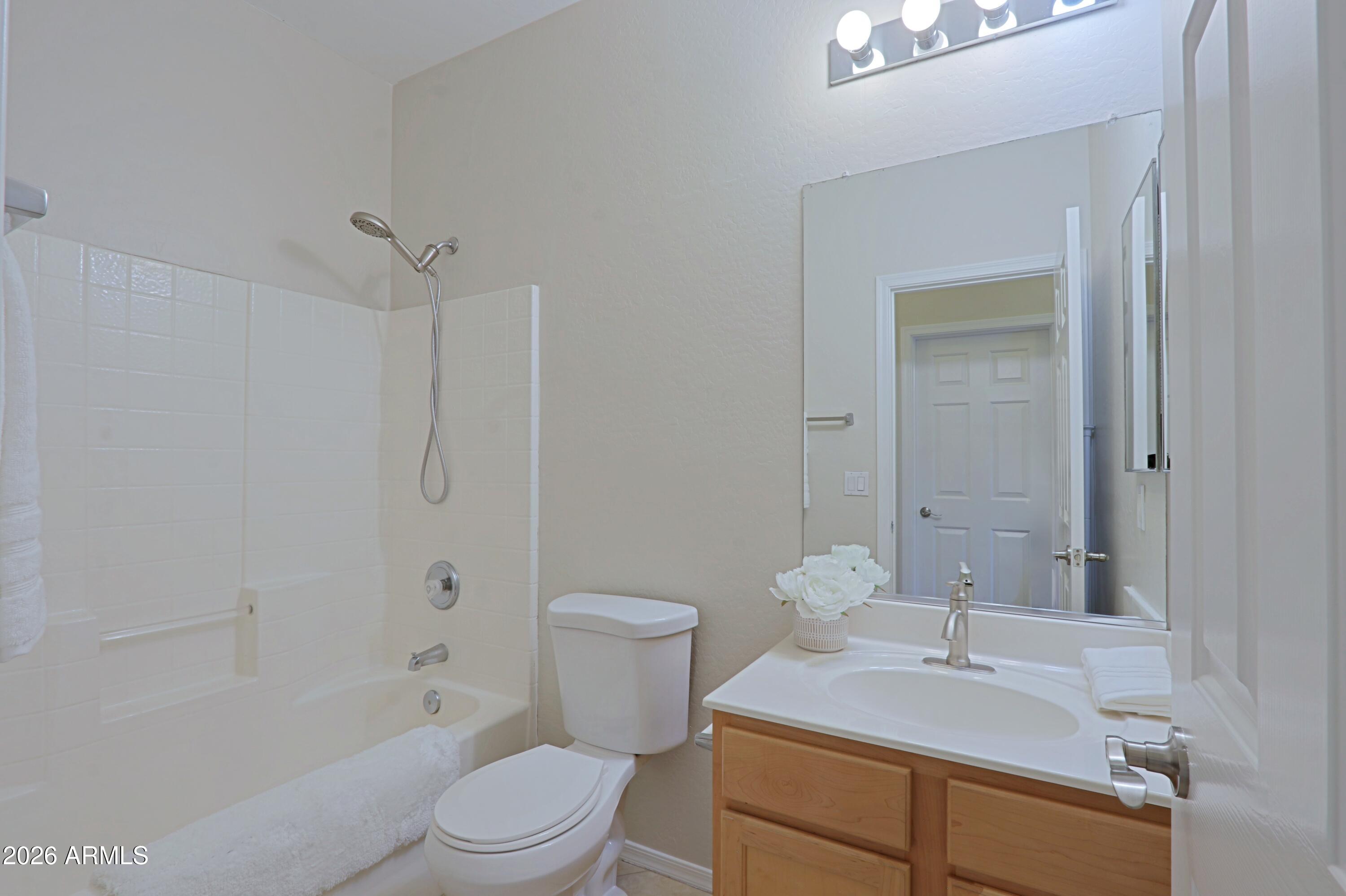 525 N MILLER Road 207