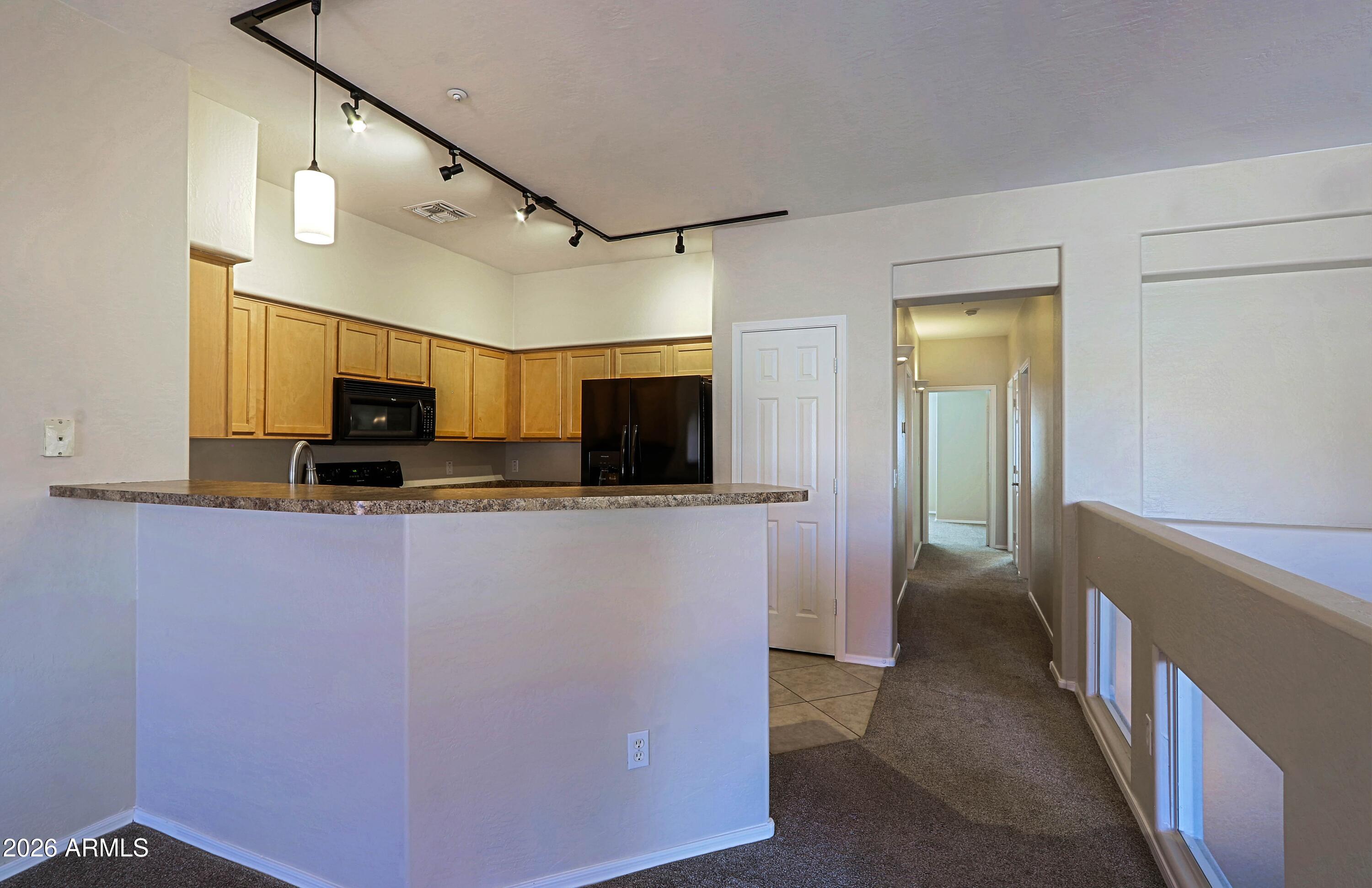 525 N MILLER Road 207