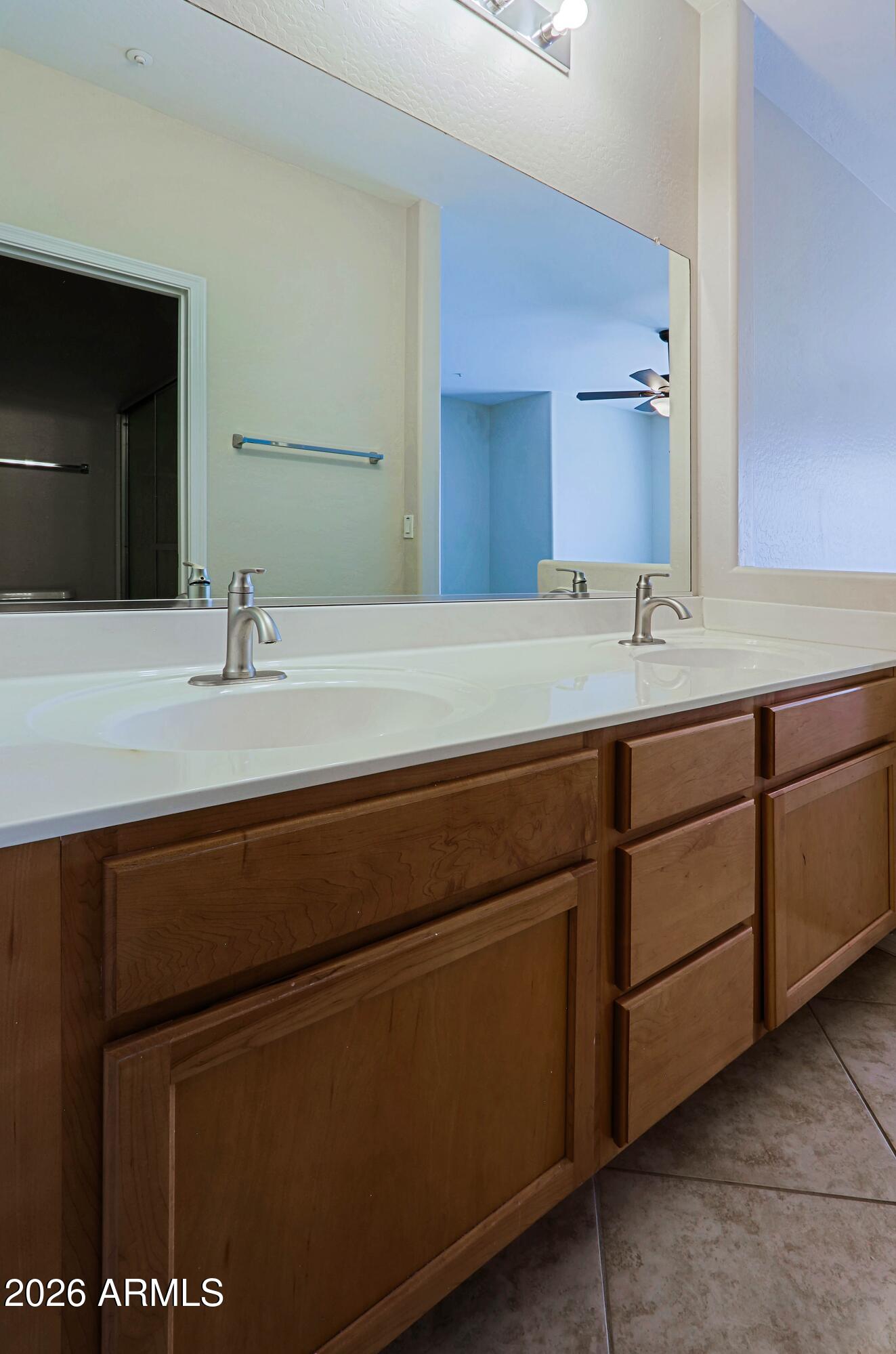 525 N MILLER Road 207