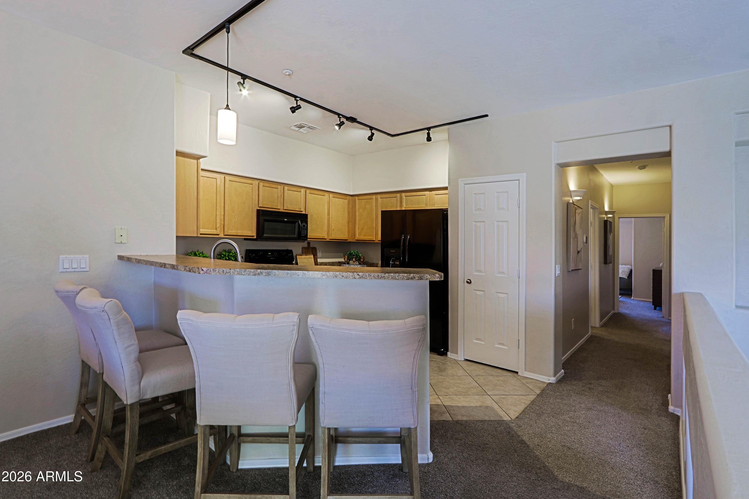 525 N MILLER Road 207