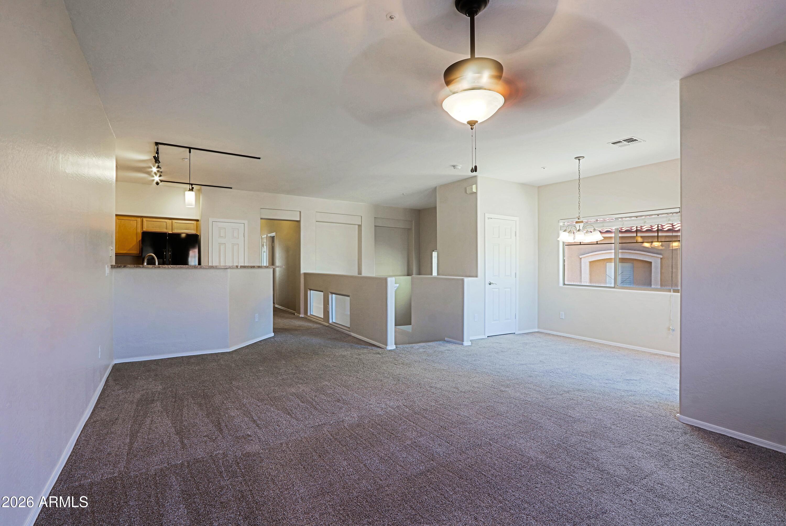 525 N MILLER Road 207