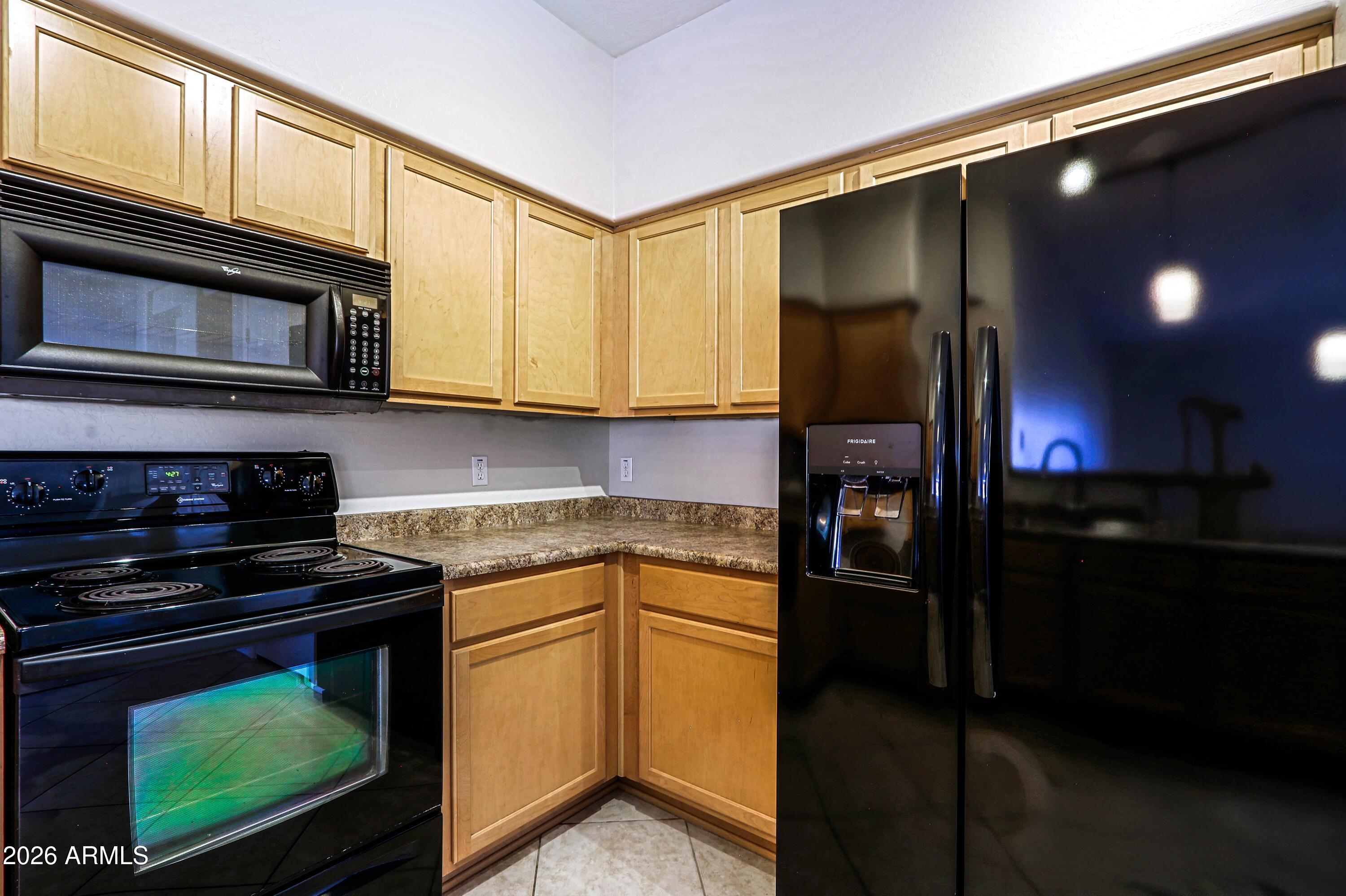 525 N MILLER Road 207