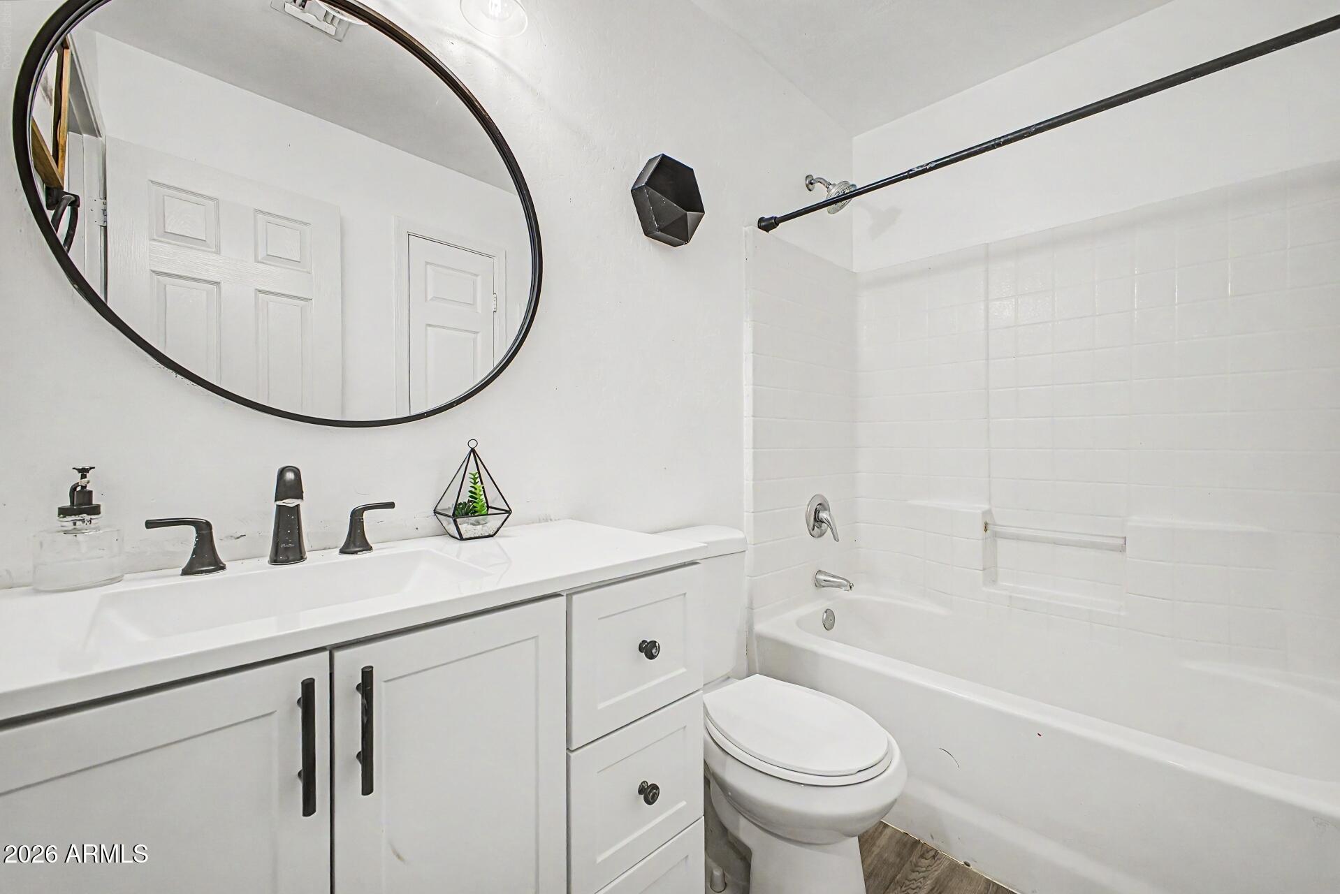 517 N 105TH Place