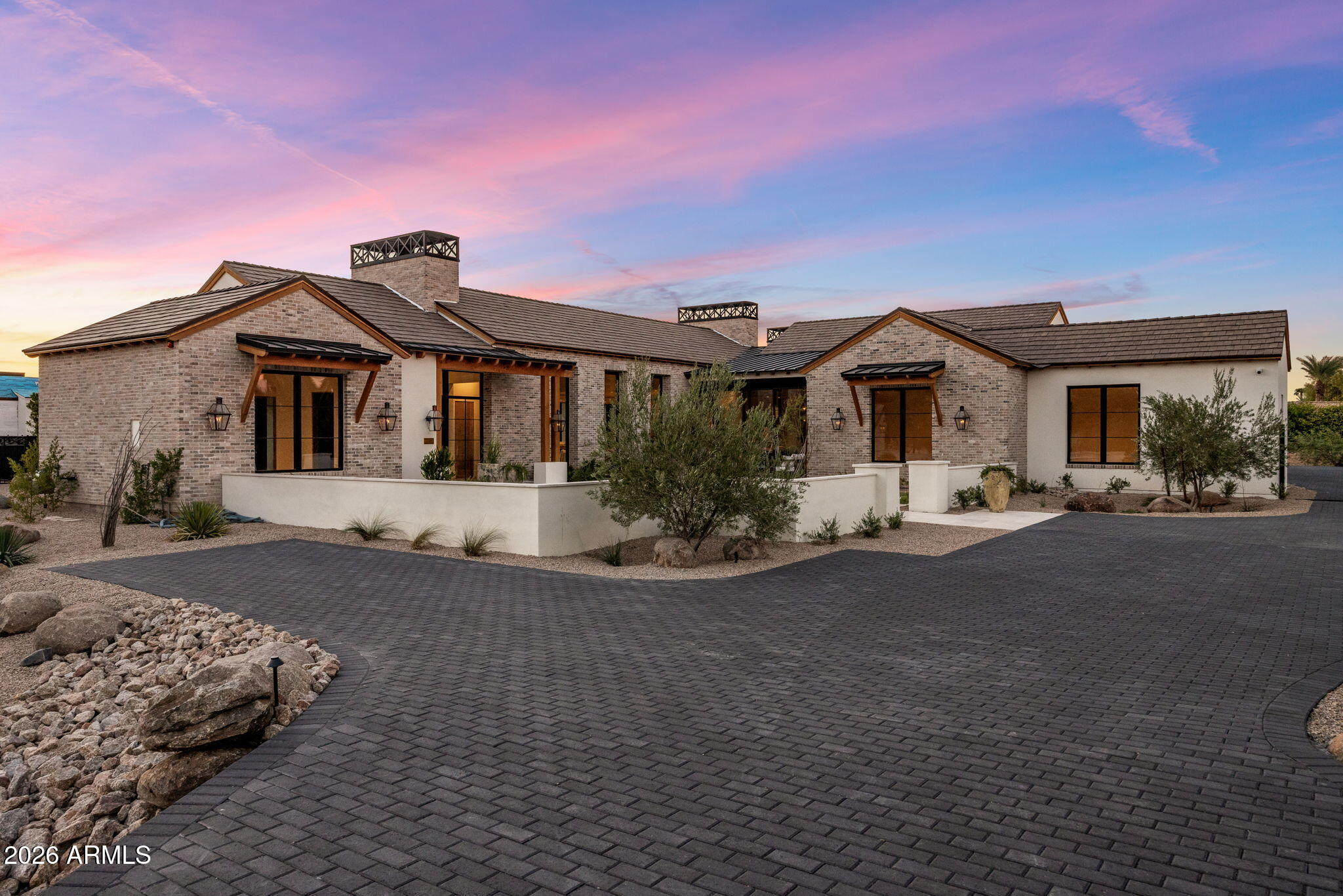 6208 E MAVERICK Road