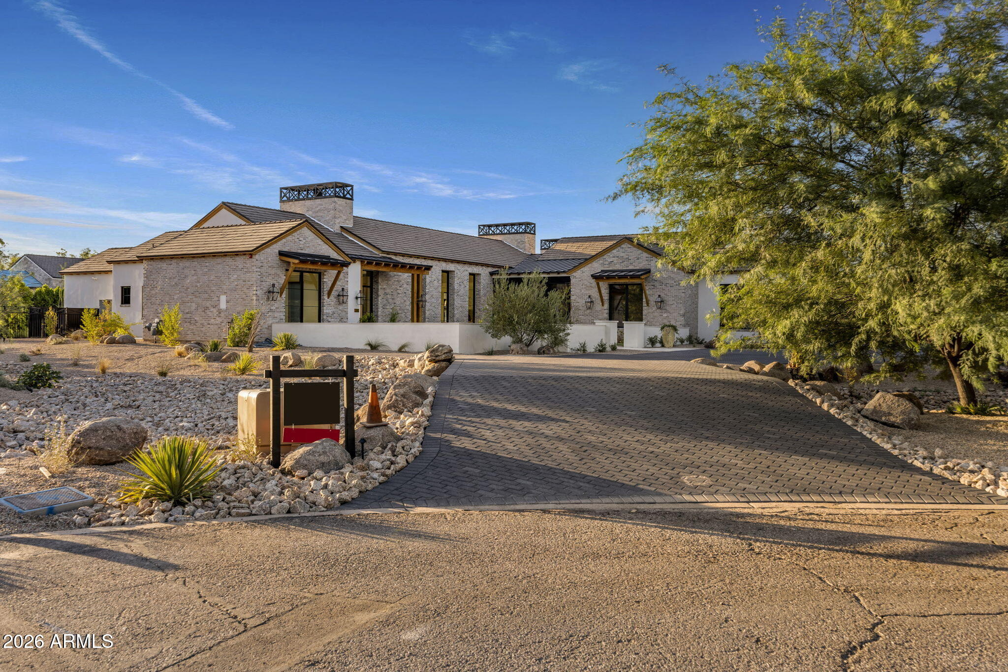 6208 E MAVERICK Road