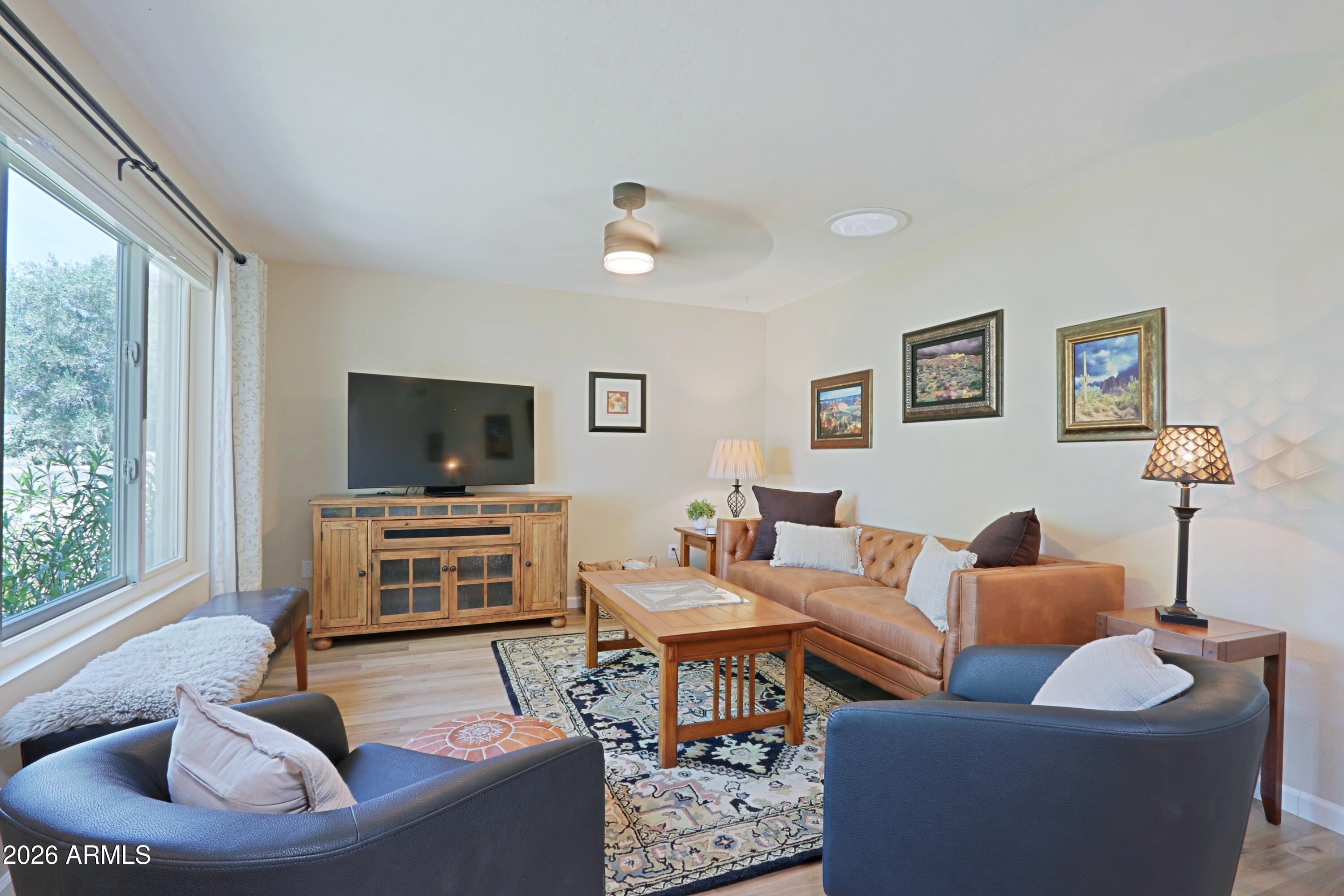 703 E AUBURN Drive