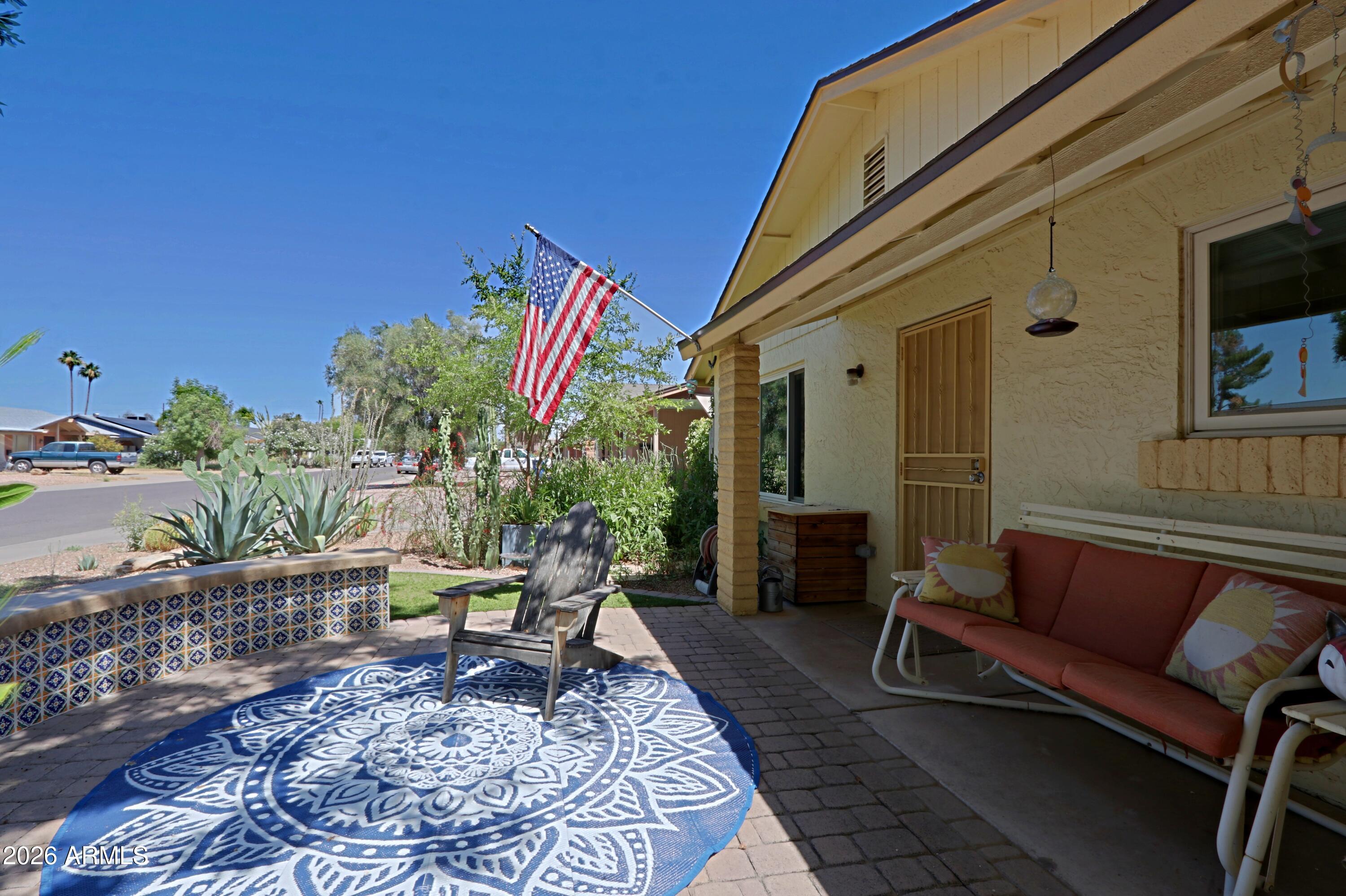 703 E AUBURN Drive