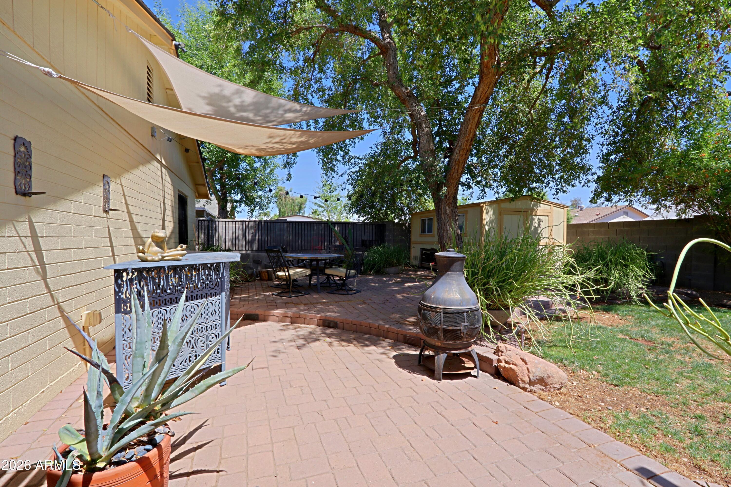 703 E AUBURN Drive