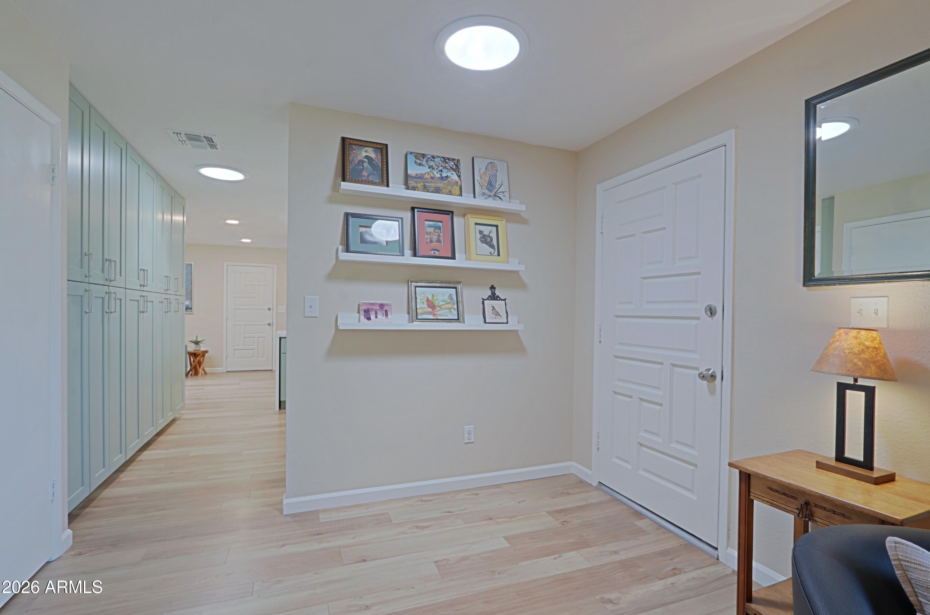 703 E AUBURN Drive